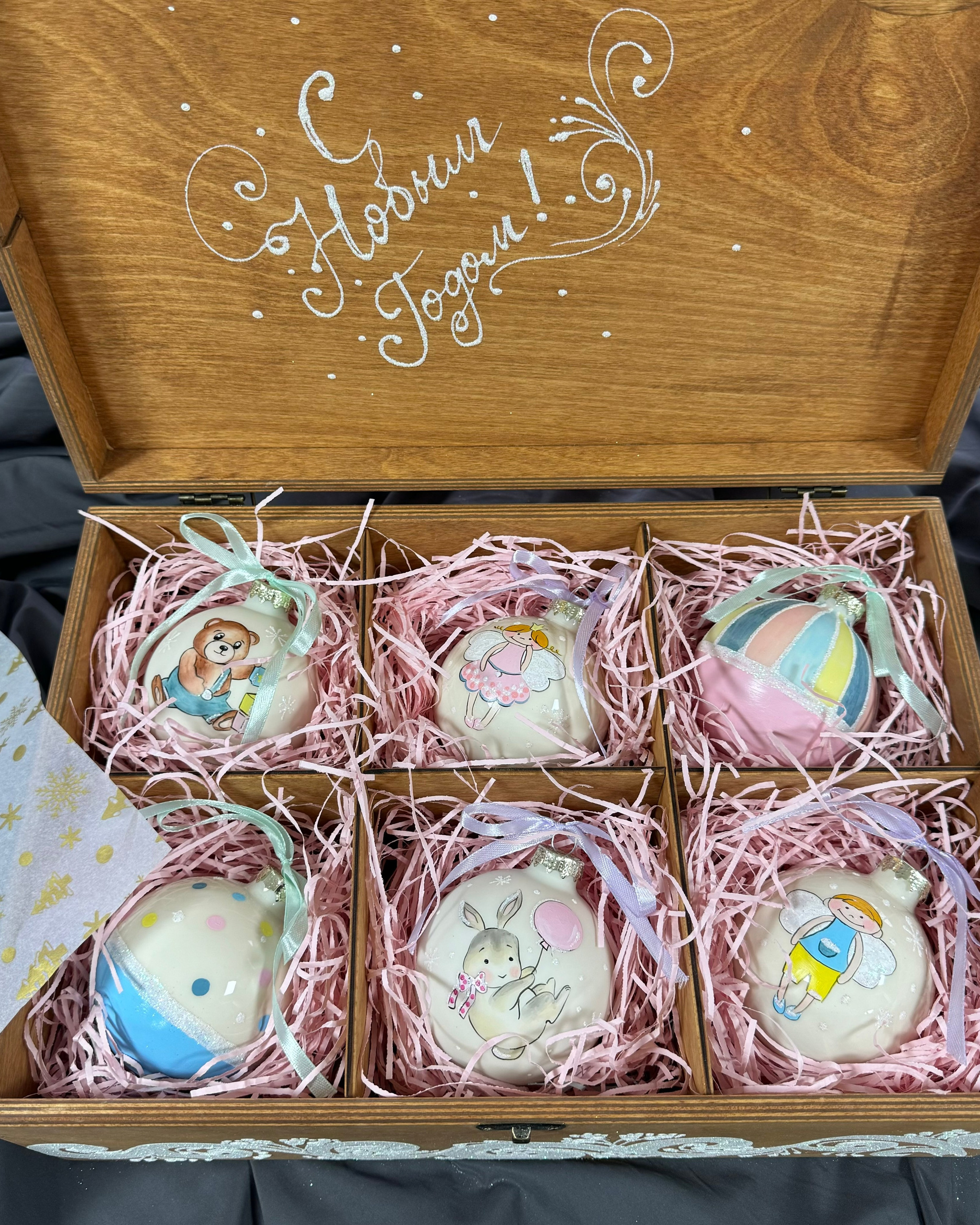 Портфолио — индивидуальные заказы. Художественная ручная роспись елочных шаров, корпоративные подарки и восковые аромасвечи