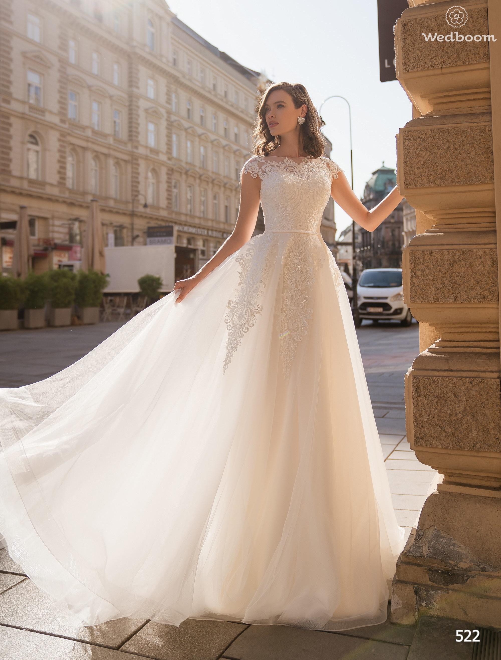 Модные свадебные платья 2022 года. Ведущая СПБ Надежда Кожина