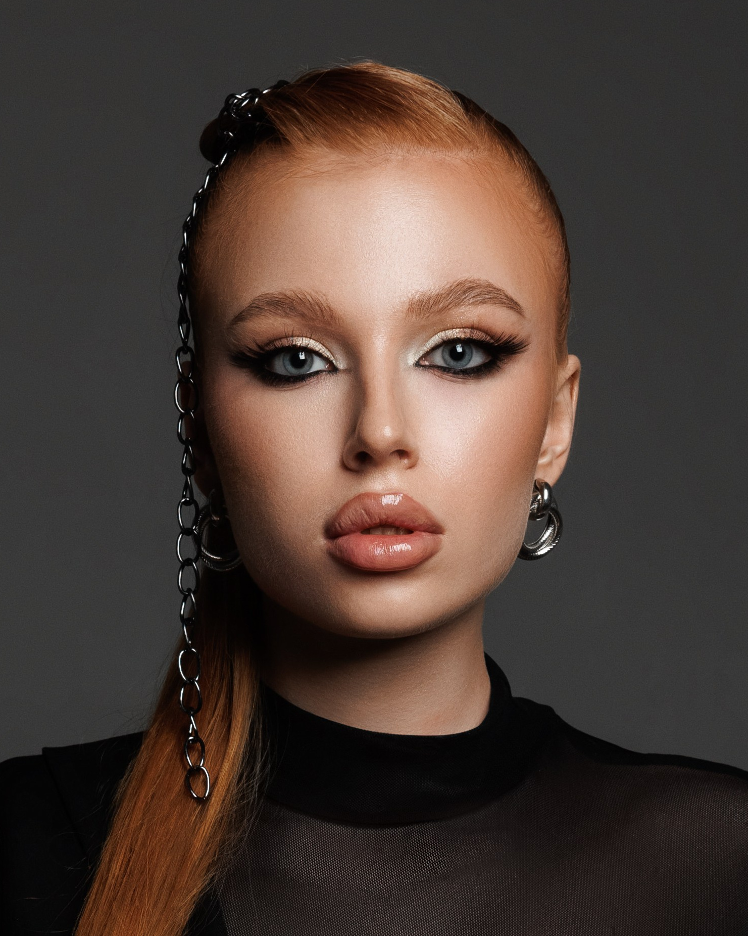 Модели Новосибирска для рекламных съемок на маркетплейсы. Съемка фото и видео для маркетплейсов Вайлдберриз, Озон в Новосибирске