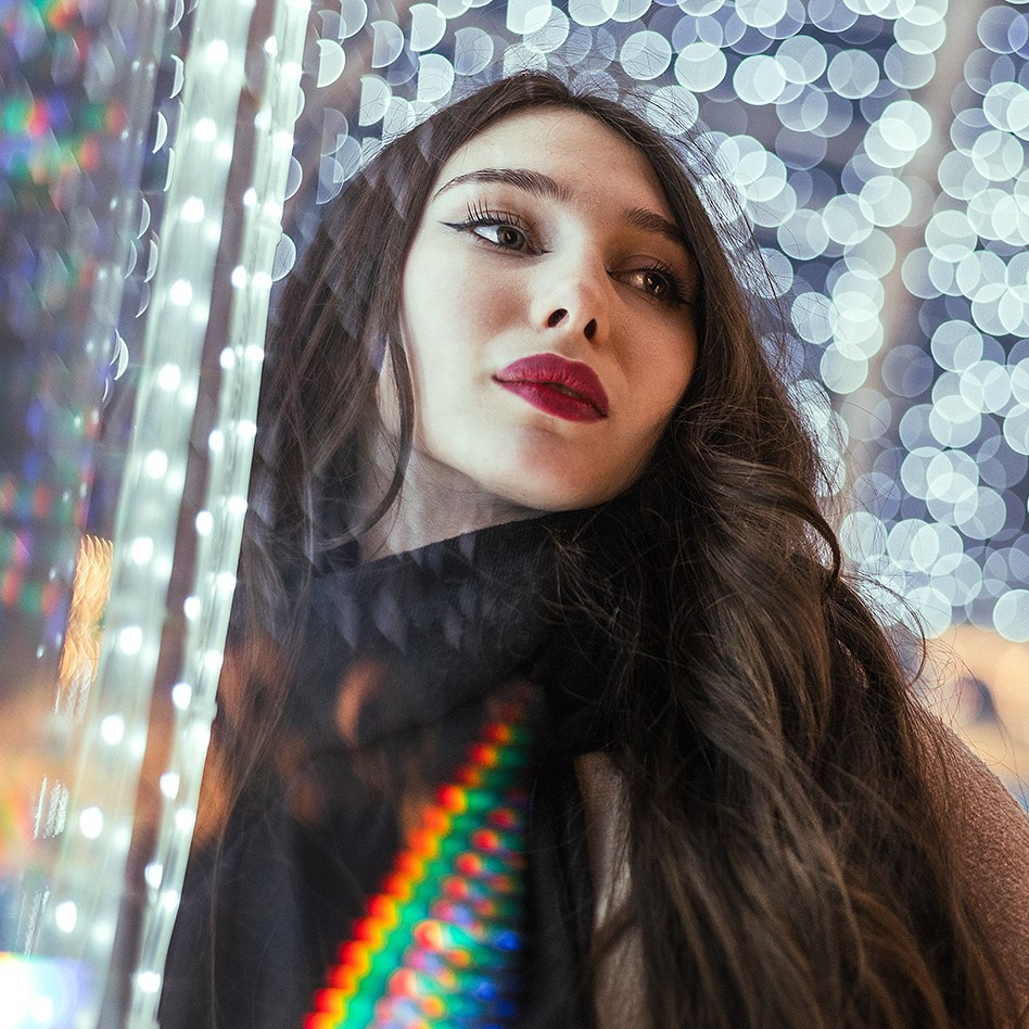 Герлянда и девушка Севастополь