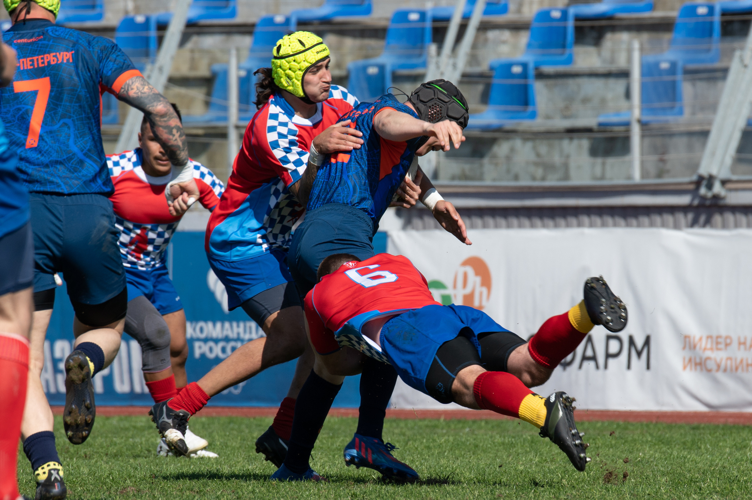 Регби. Высшая лига. Финал четырех. "Градъ Петровъ" держит оборону