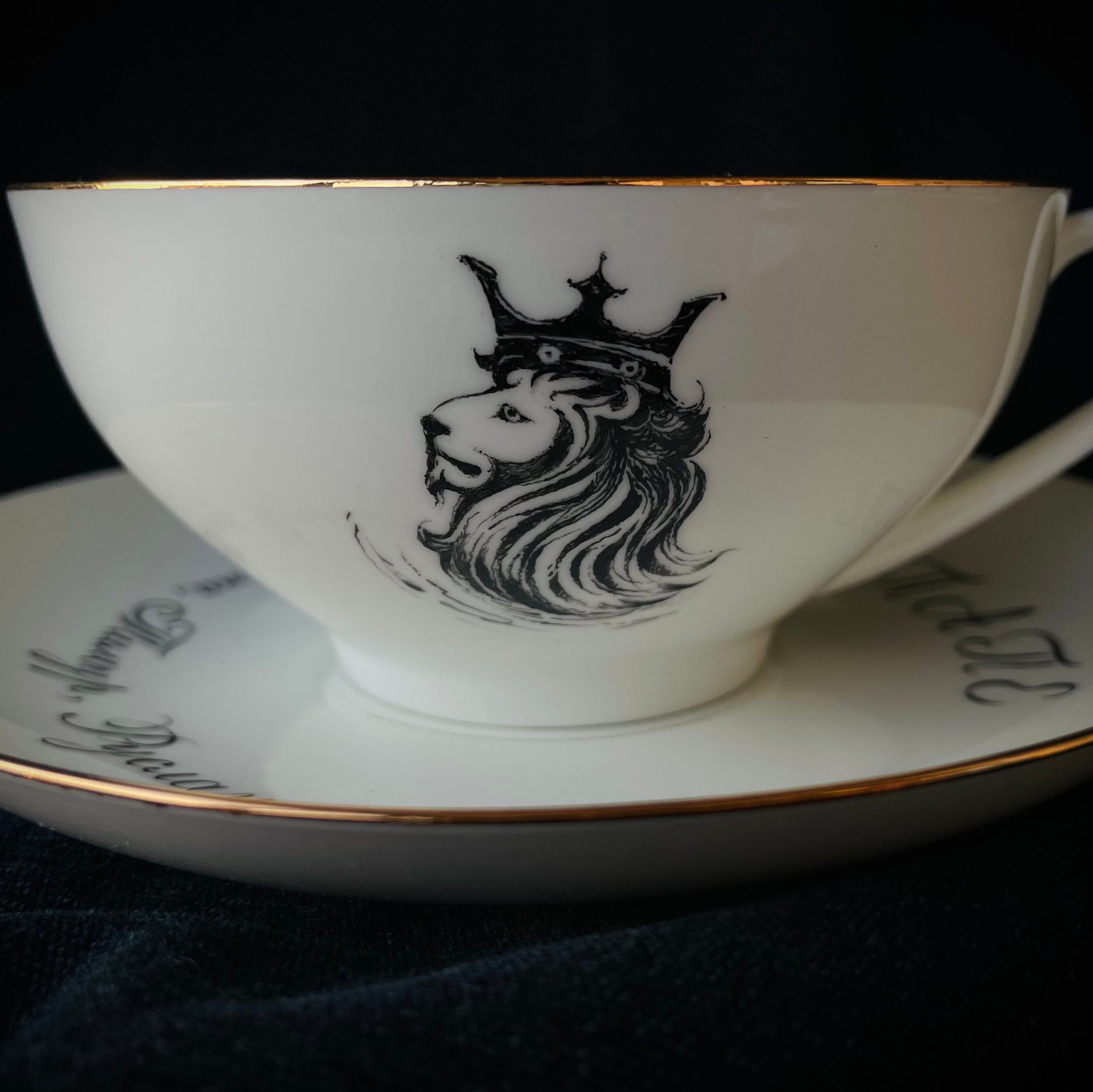 Чашка с монограммой. Изысканный семейный подарок. Роспись фарфора в Санкт-Петербурге