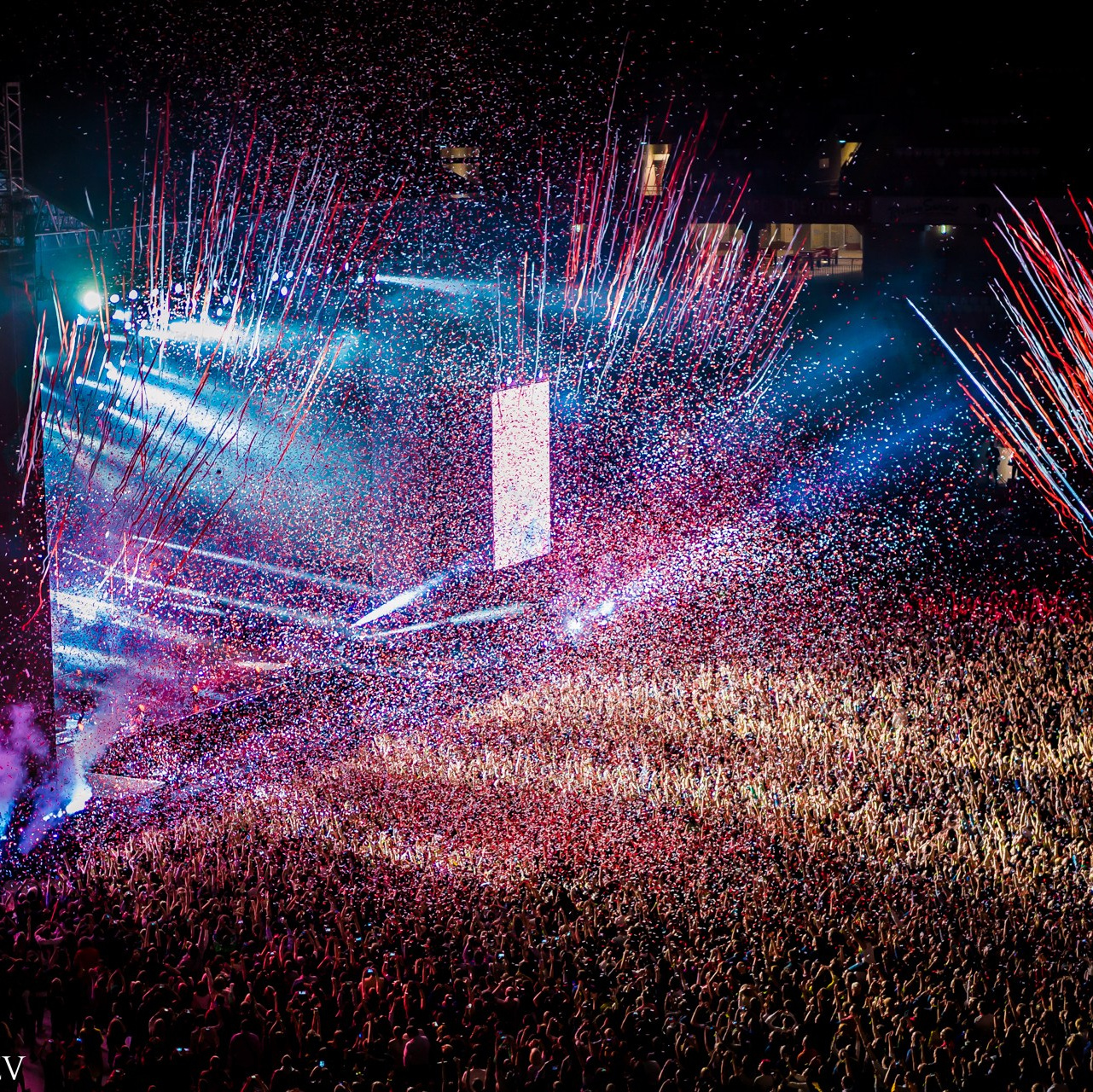 РЕПОРТАЖНЫЙ И БИЗНЕС ФОТОГРАФ В МОСКВЕ, ЕГОР НИКОЛАЕВ