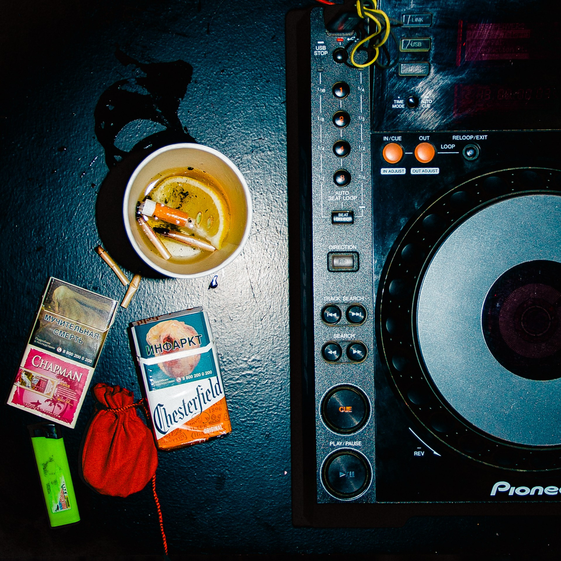 Клубный натюрморт. Фотограф Паша Максимов