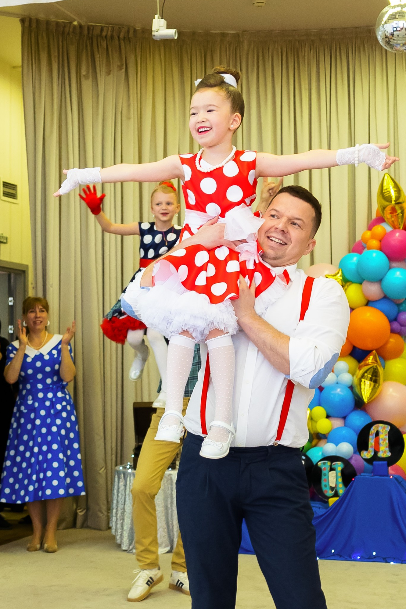 Праздники в садах и школах. Фотограф г. Москва Олеся Пантелеева