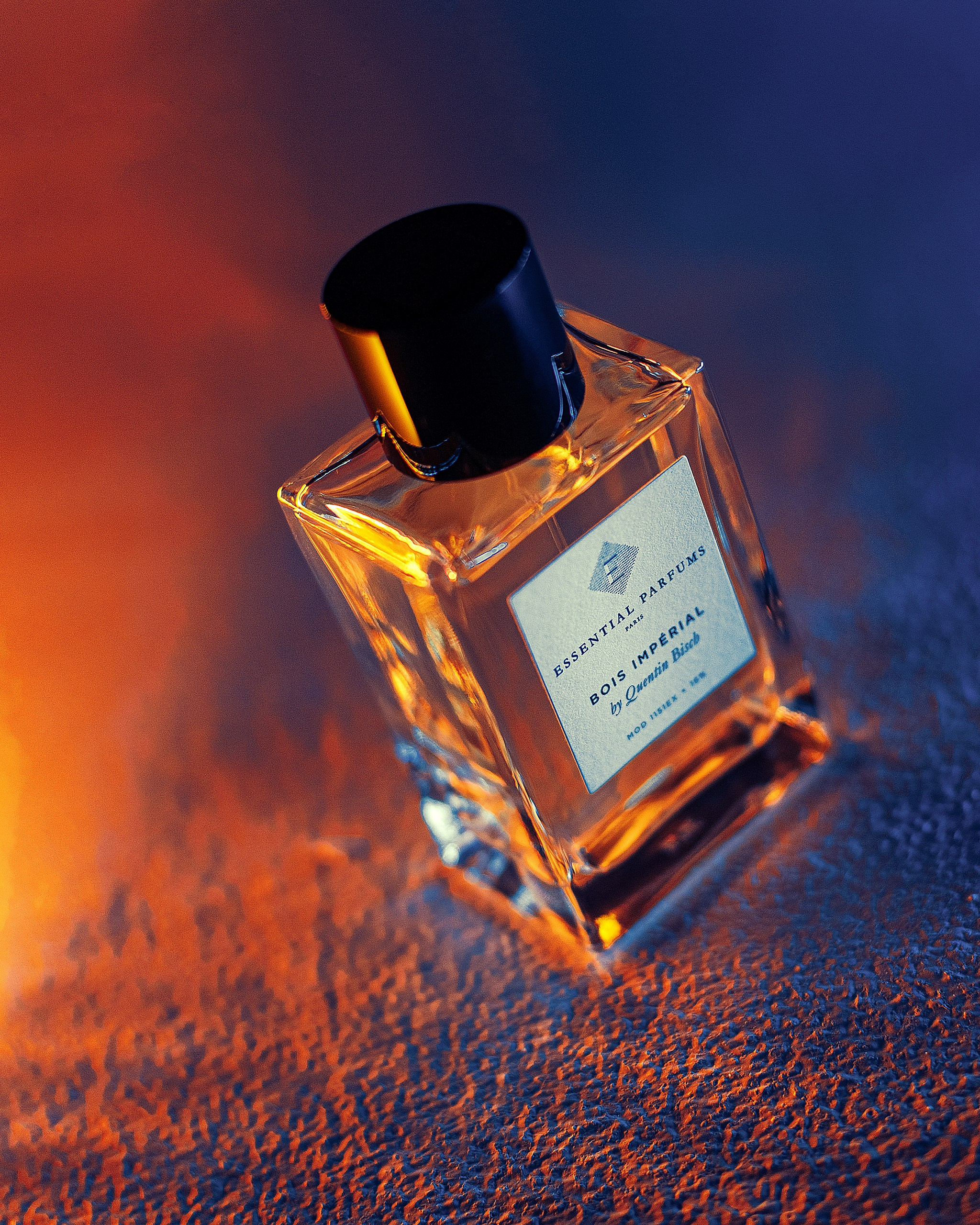 Предметная фотосессия парфюма Essential Parfums Bois imperial