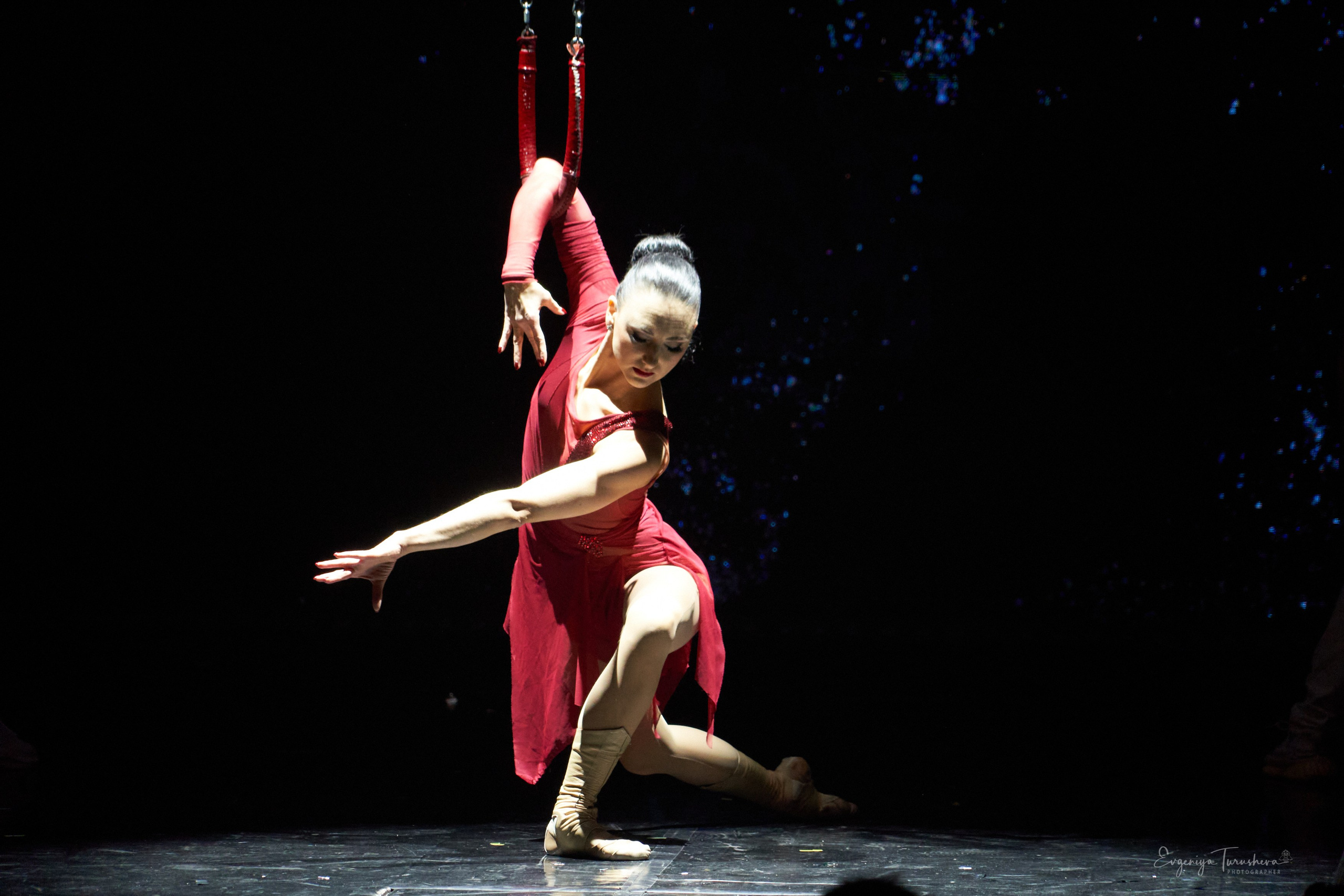 В театре иллюзии состоялась премьера шоу «Телепорт». Фотограф Евгения Турушева