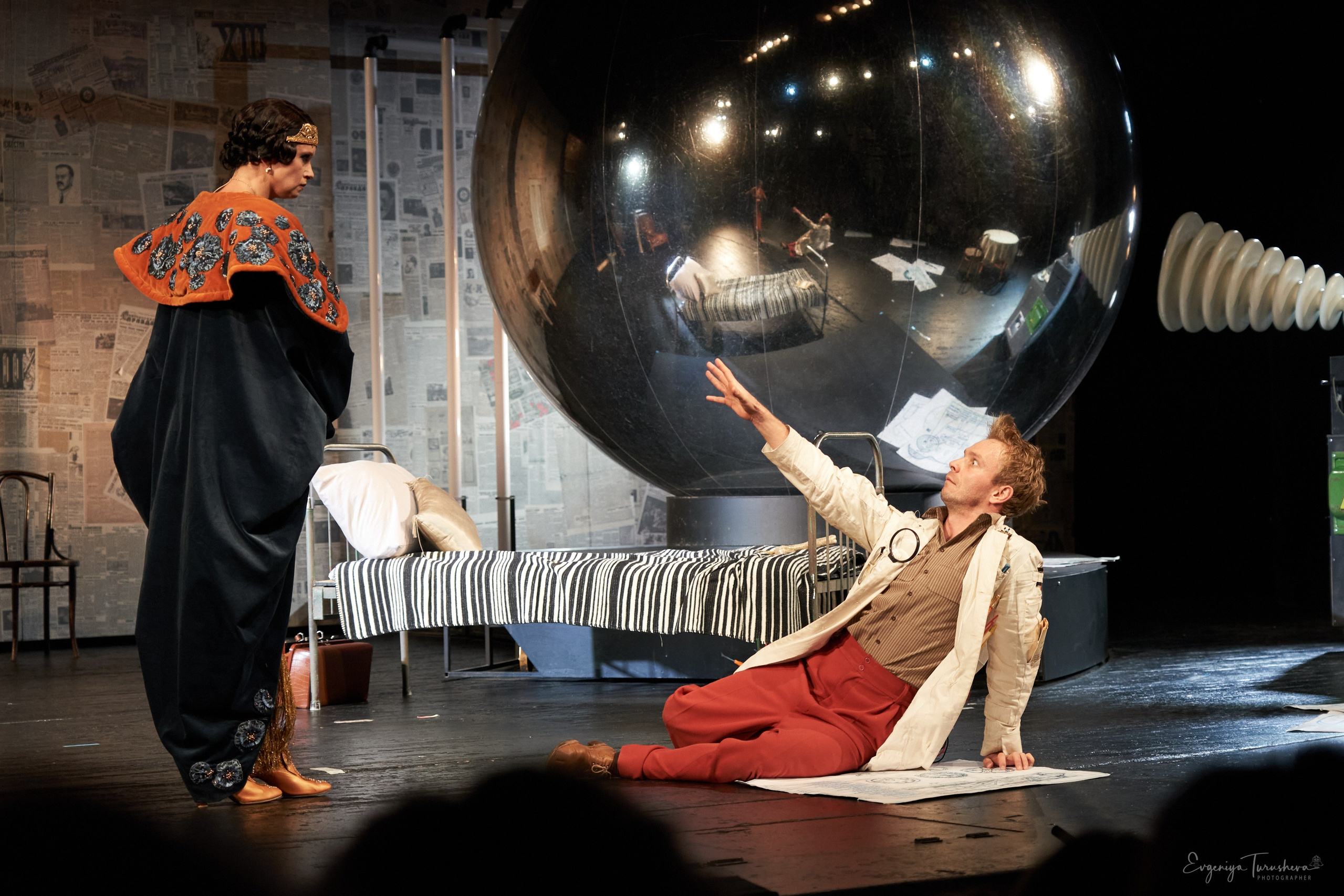 «Иван Васильевич» — премьера, открывшая сотый сезон Театра Сатиры. Фотограф Евгения Турушева