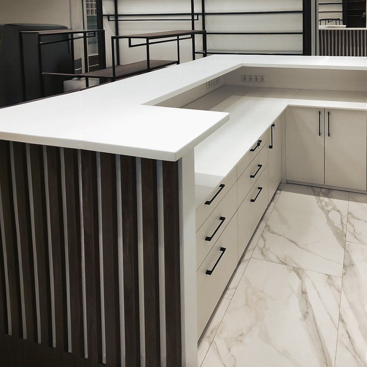 Ресепшены на заказ | Стильные стойки для магазинов и ресторанов. Мебель для бизнеса: Блог о торговом оборудовании на заказ в Москве