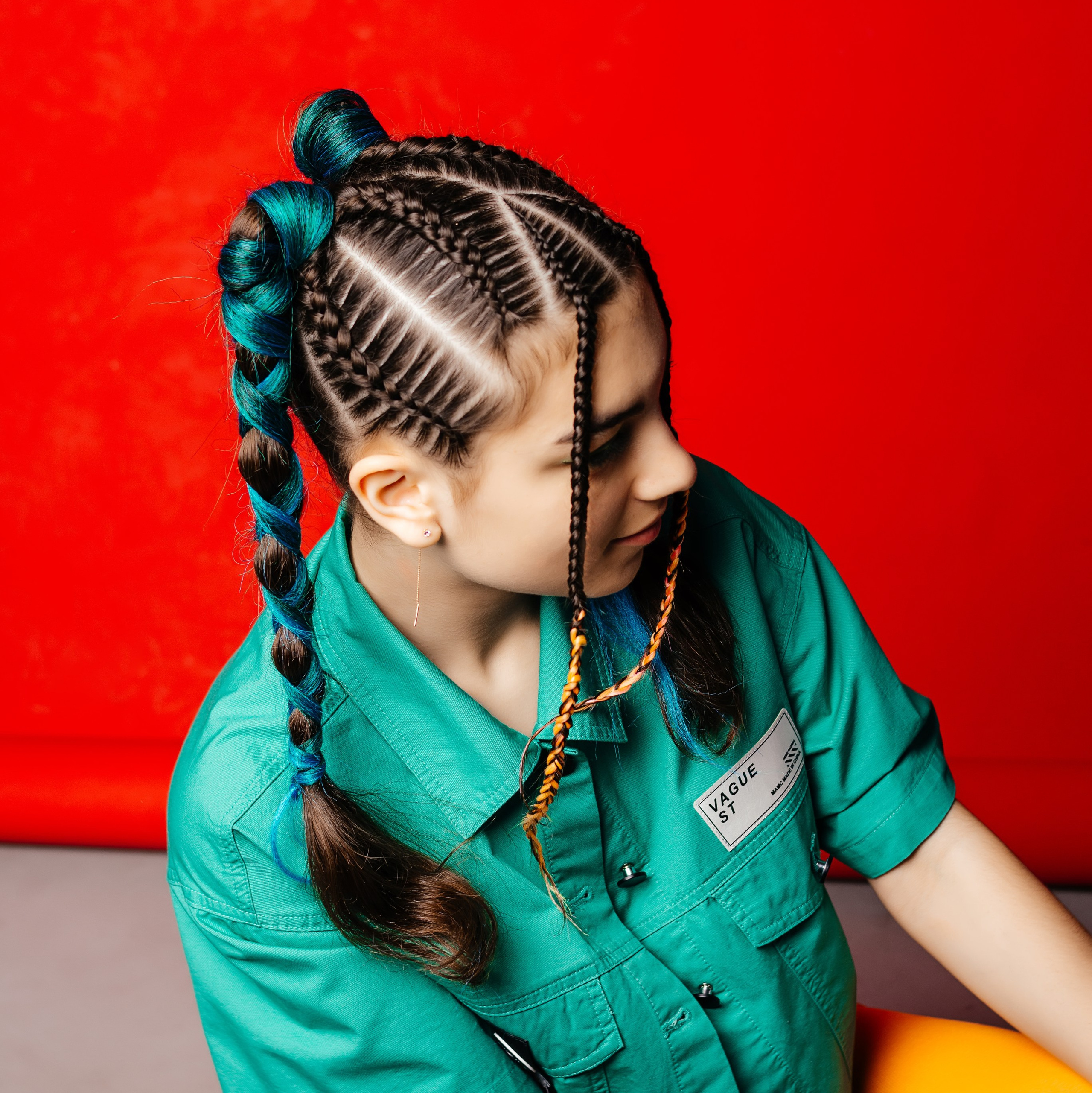 Плетение афрокос, дред, брейдов