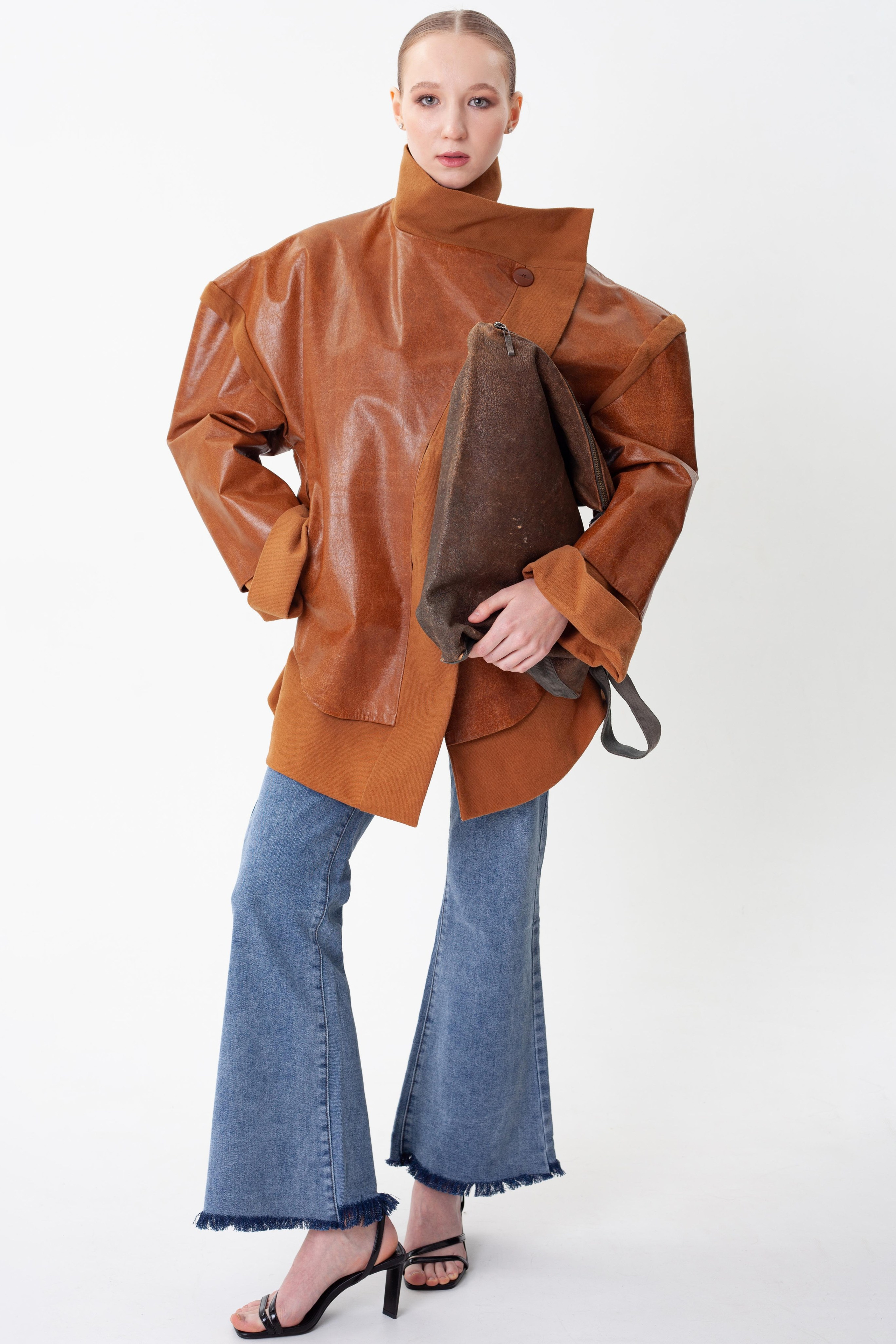 ЛУК БУК 2. Фотограф и ai креатор для брендов Москва Люся Мамонова