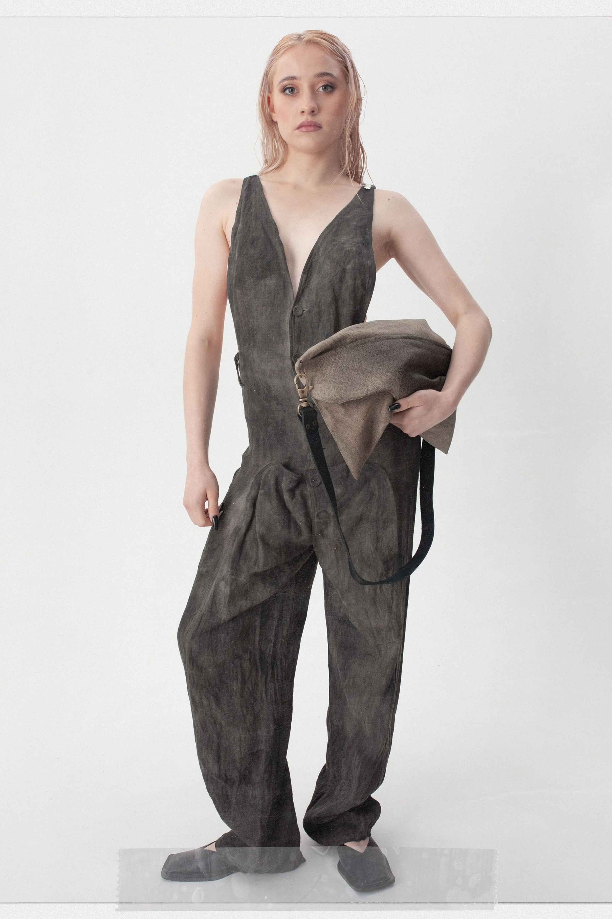 ЛУК БУК 1. Фотограф и ai креатор для брендов Москва Люся Мамонова