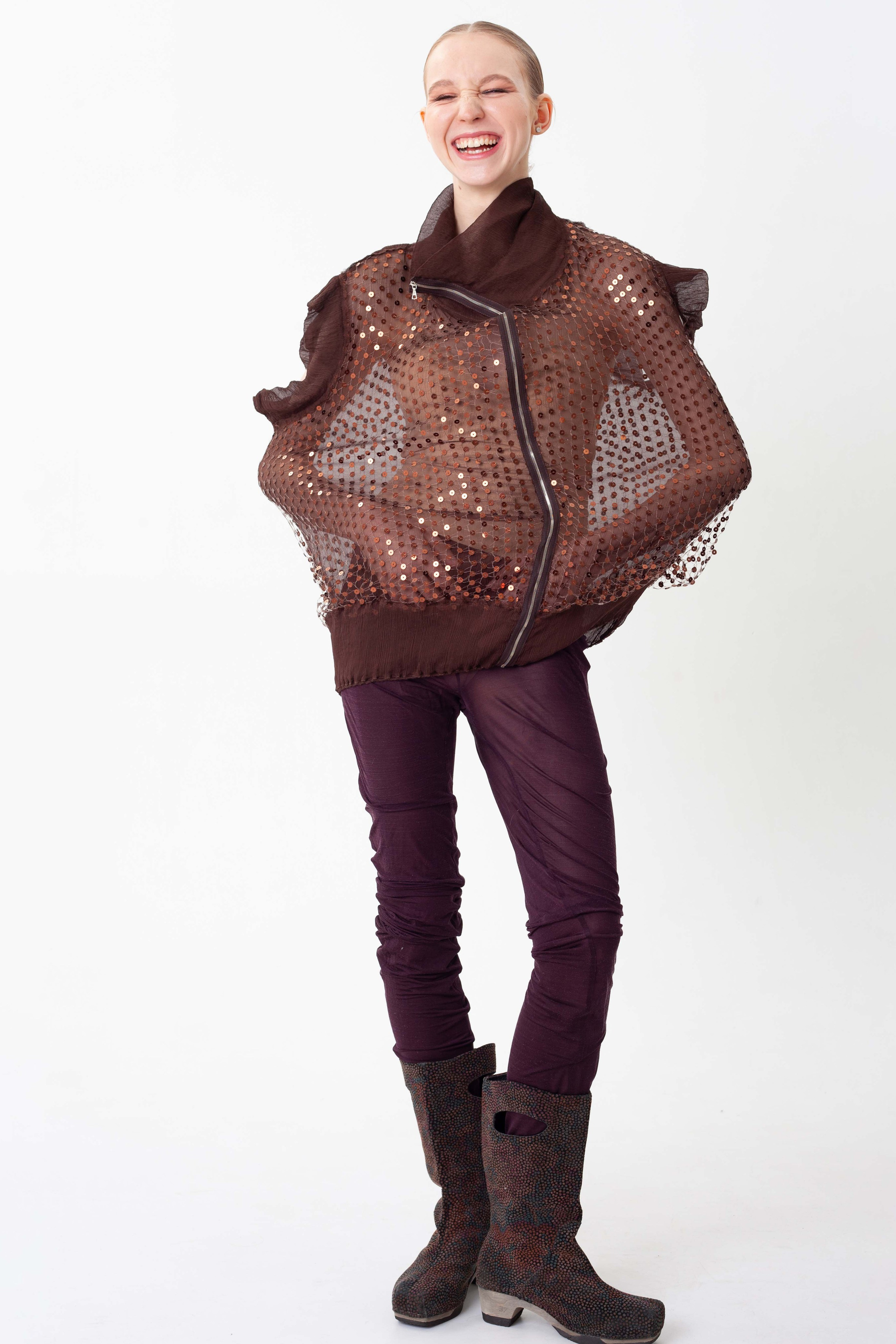 ЛУК БУК 2. Фотограф и ai креатор для брендов Москва Люся Мамонова