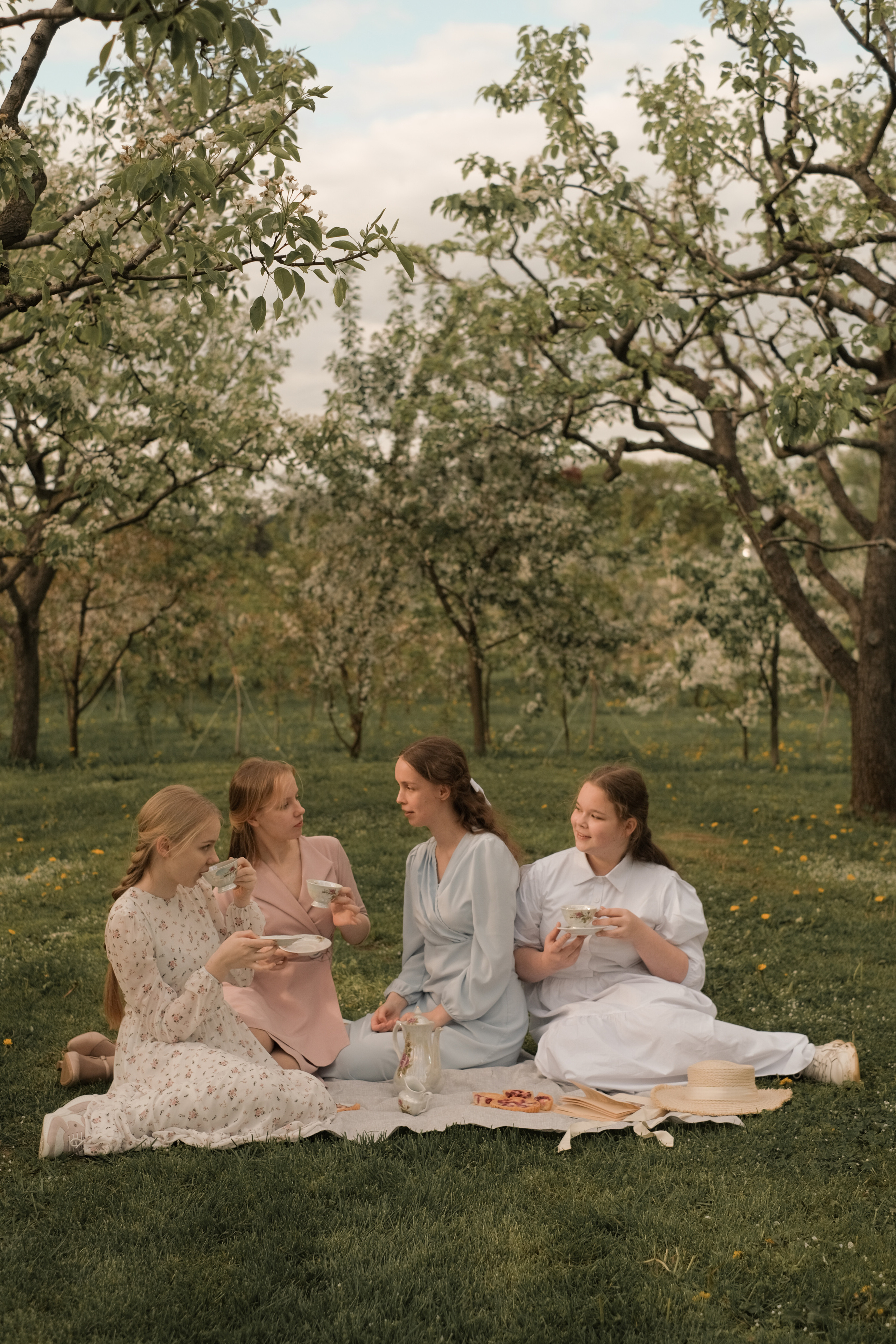 Чаепитие в саду