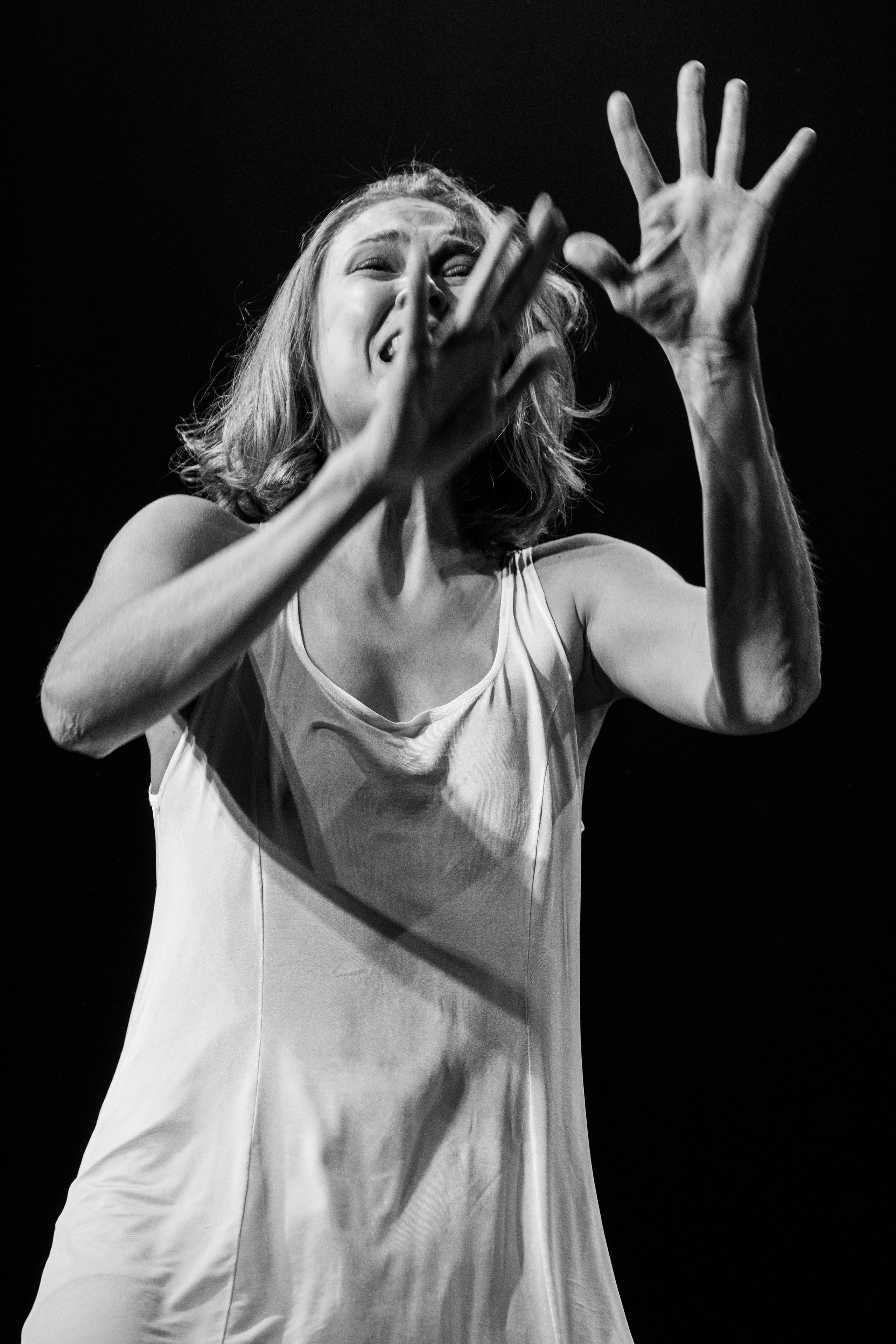 НЕБЫЛИЦА. ИСТОРИЯ НЕОБЫКНОВЕННОЙ ЛЮБВИ | Режиссер Марина Брусникина | Театр Современник. Портретный и концертный фотограф в Москве Мария Давыдова