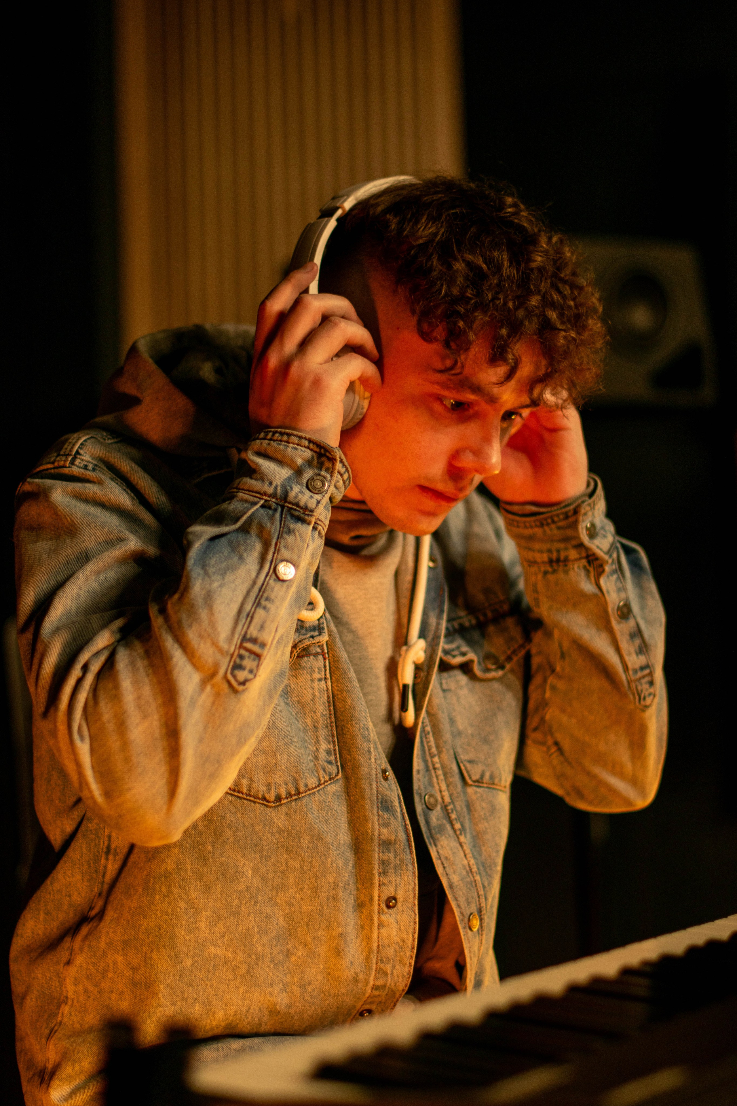 Портретная фотосессия в музыкальной студии. Портретный фотограф в Казани Кодылева Диана