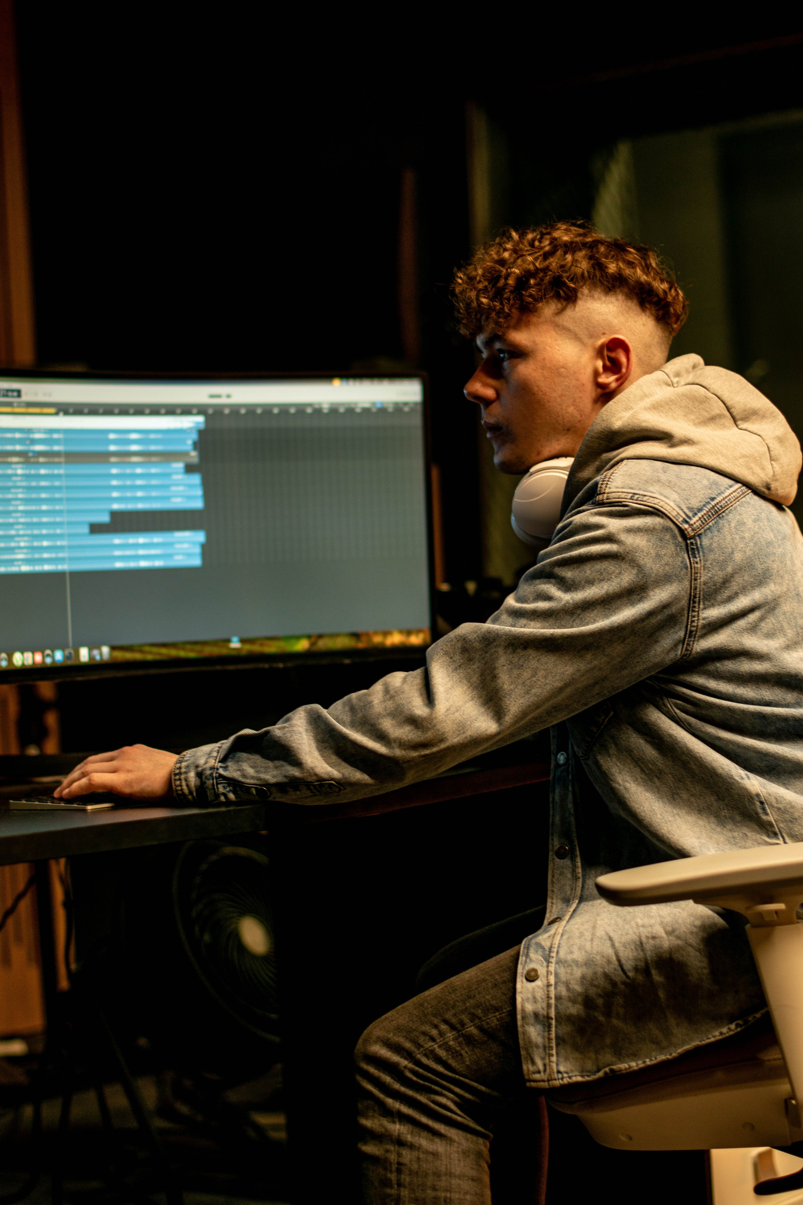 Портретная фотосессия в музыкальной студии. Портретный фотограф в Казани Кодылева Диана