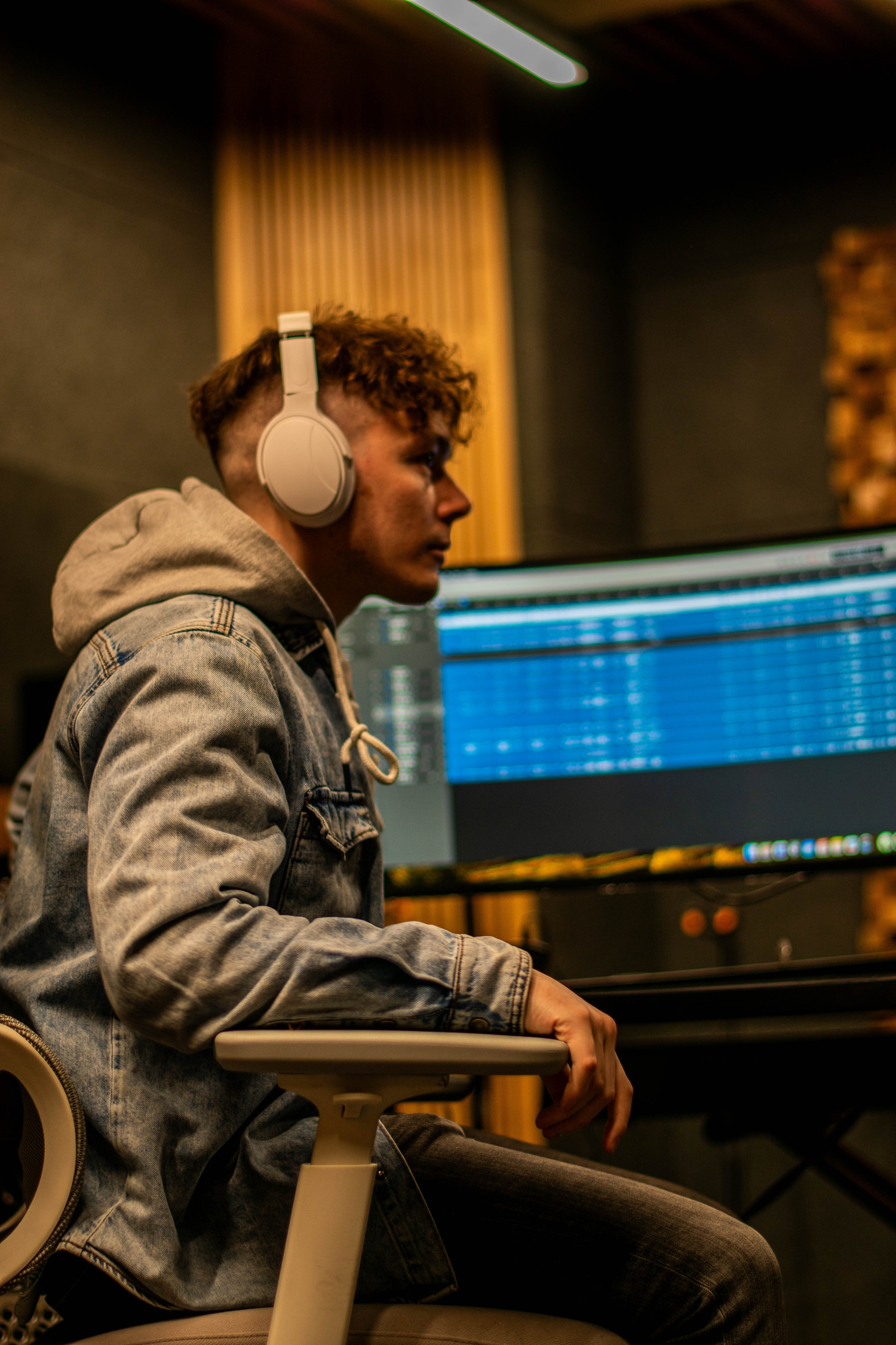 Портретная фотосессия в музыкальной студии. Портретный фотограф в Казани Кодылева Диана