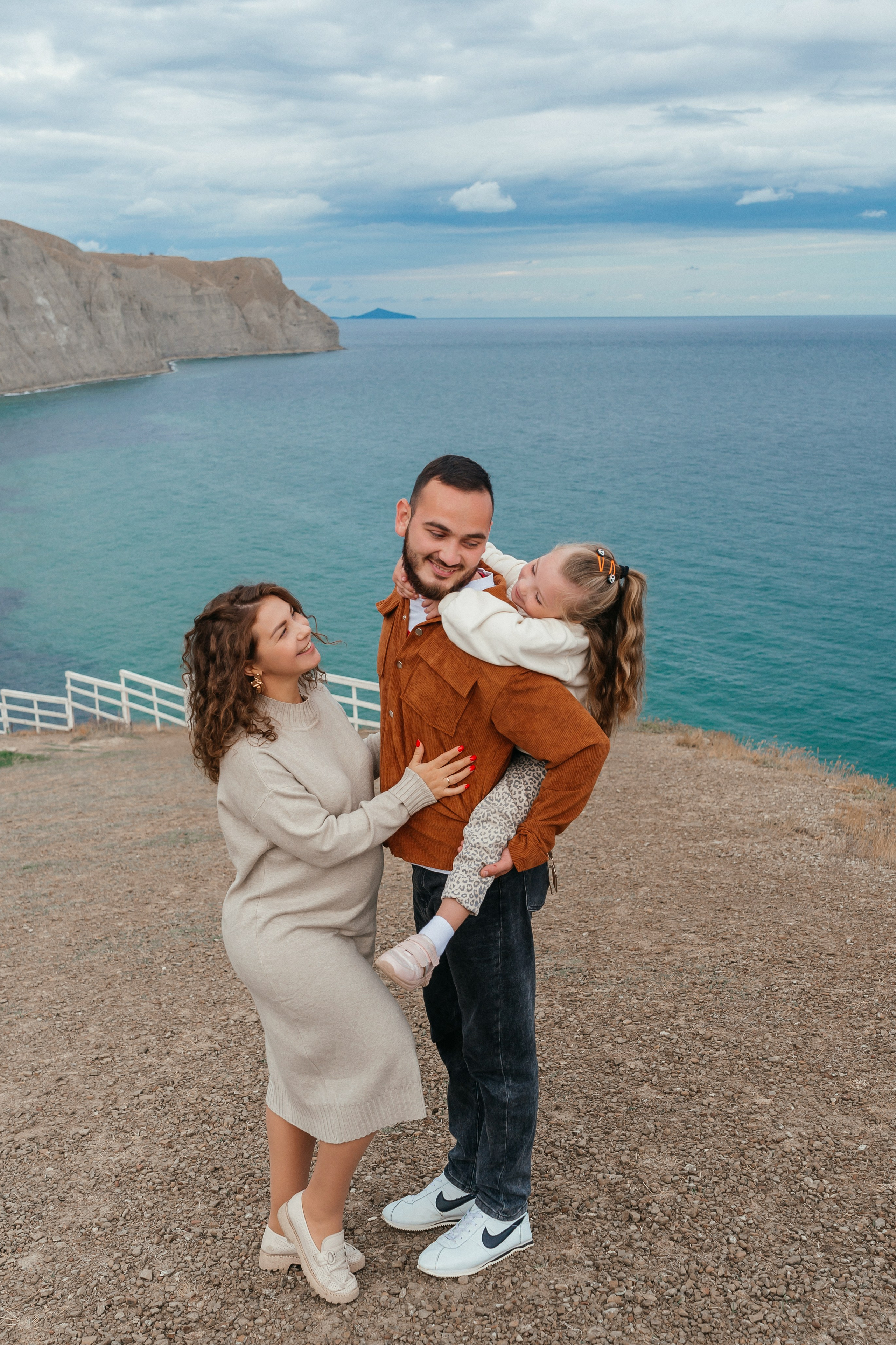 СЕМЕЙНАЯ ФОТОСЕССИЯ В БУХТЕ БУГАЗ