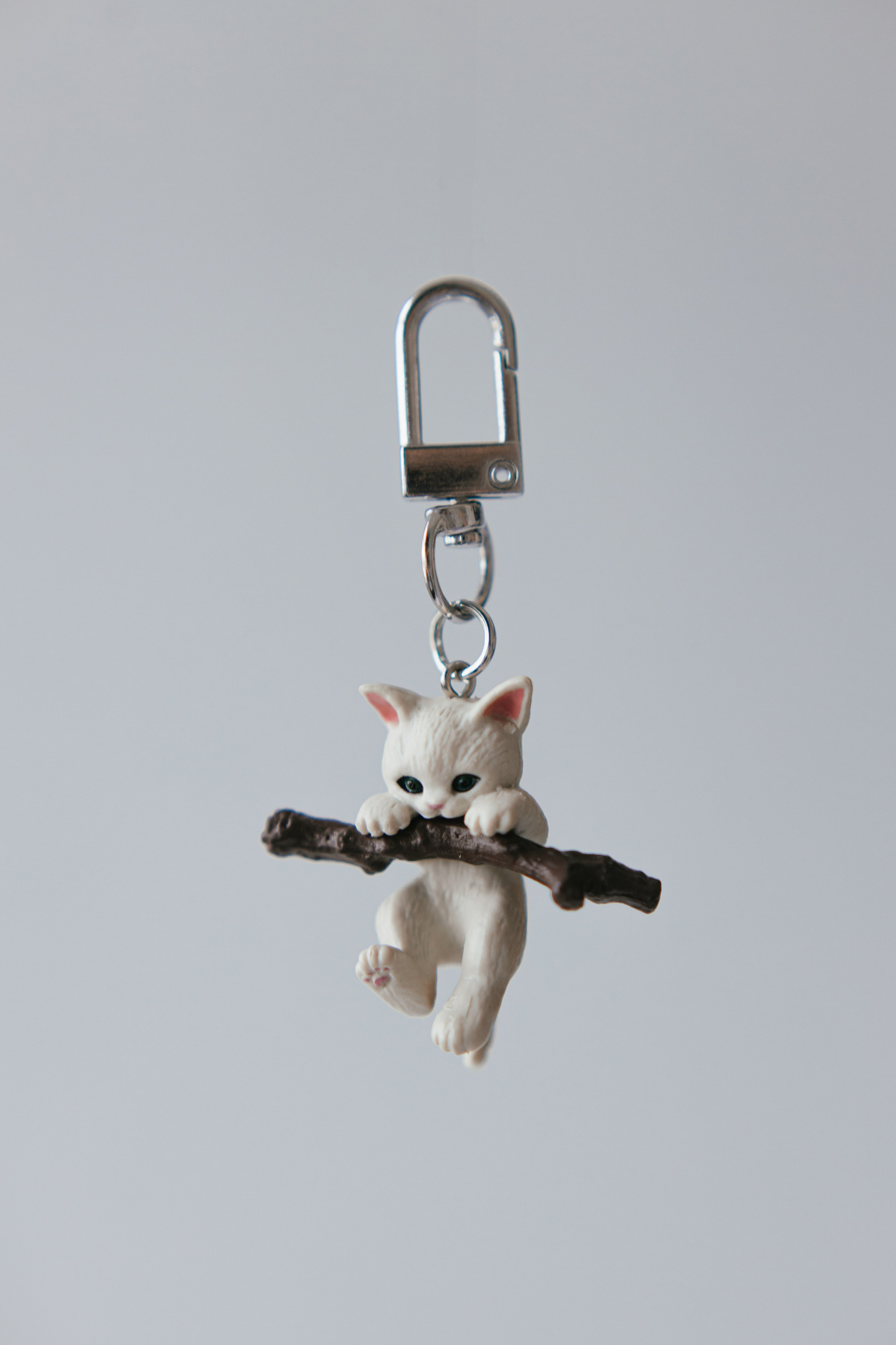 Брелки и броши