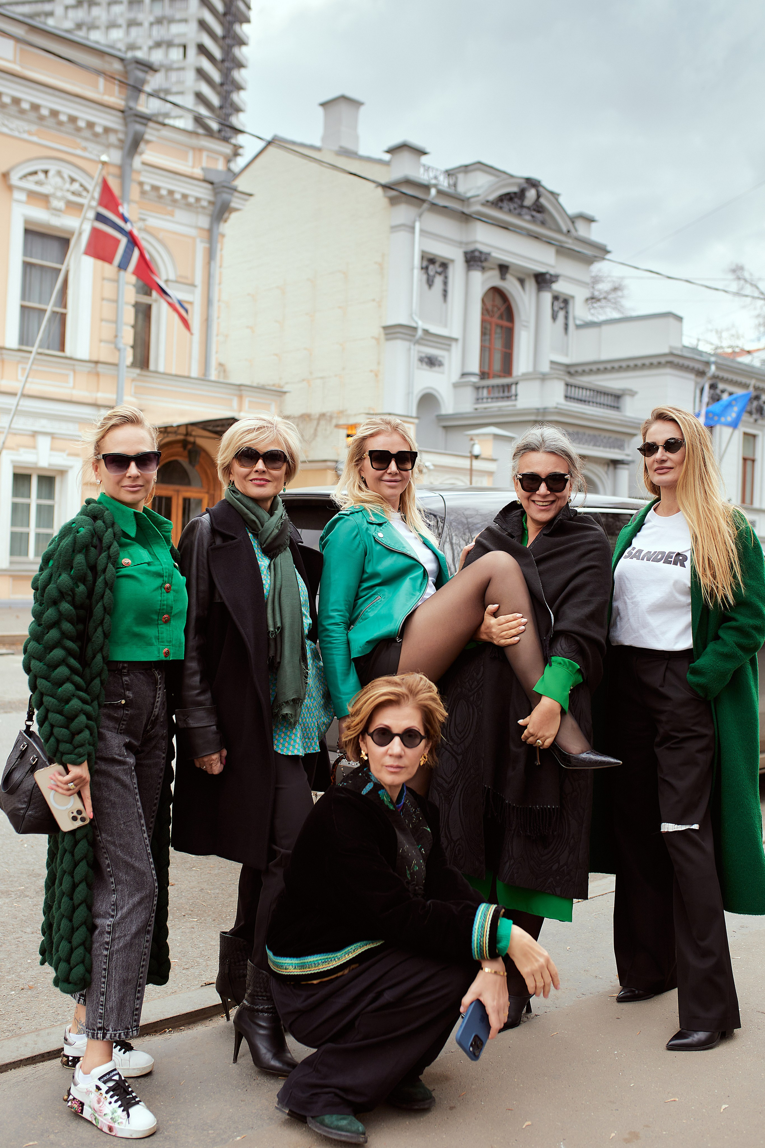 Feedback. Photographer Viki Dejavu