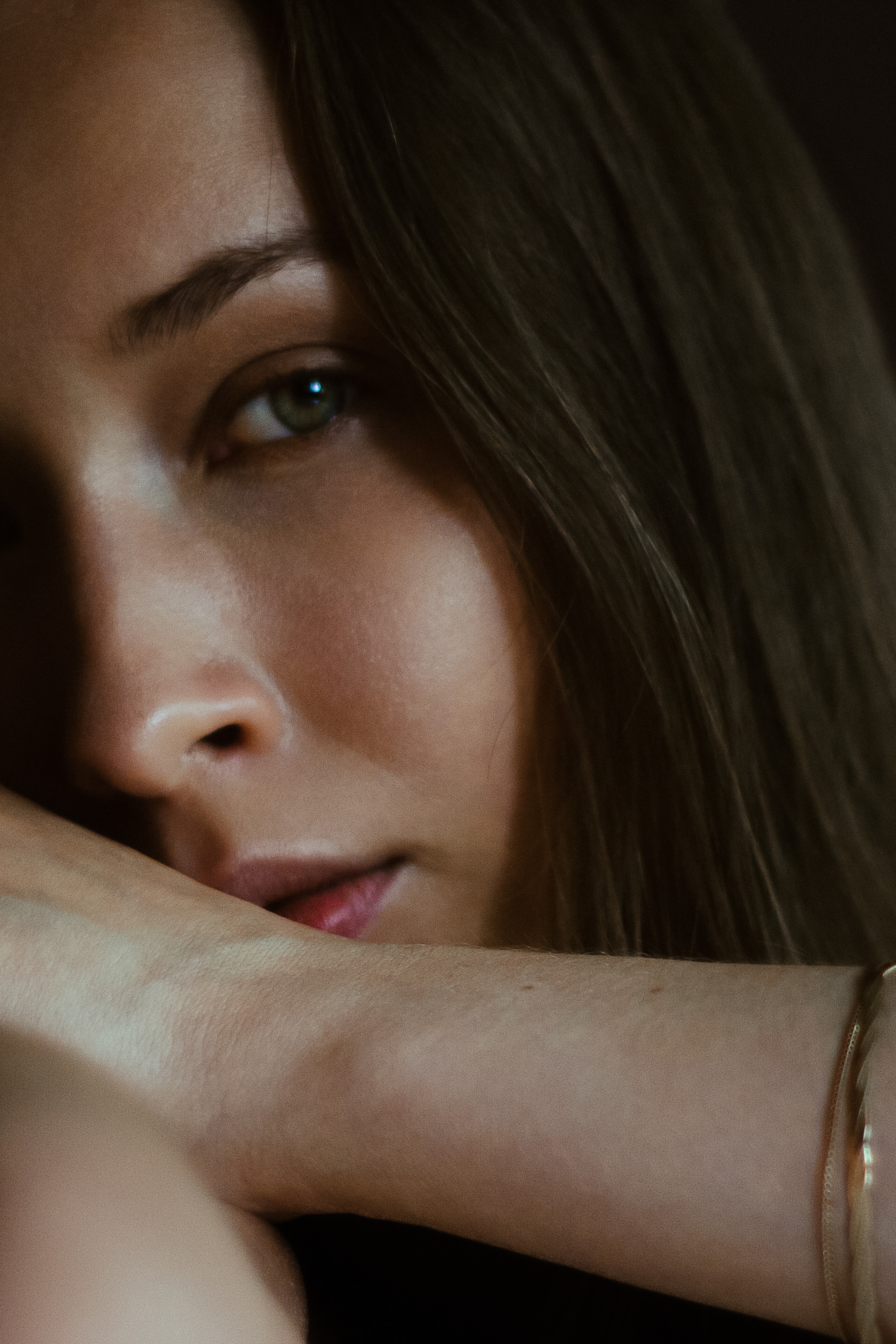 Feedback. Photographer Viki Dejavu