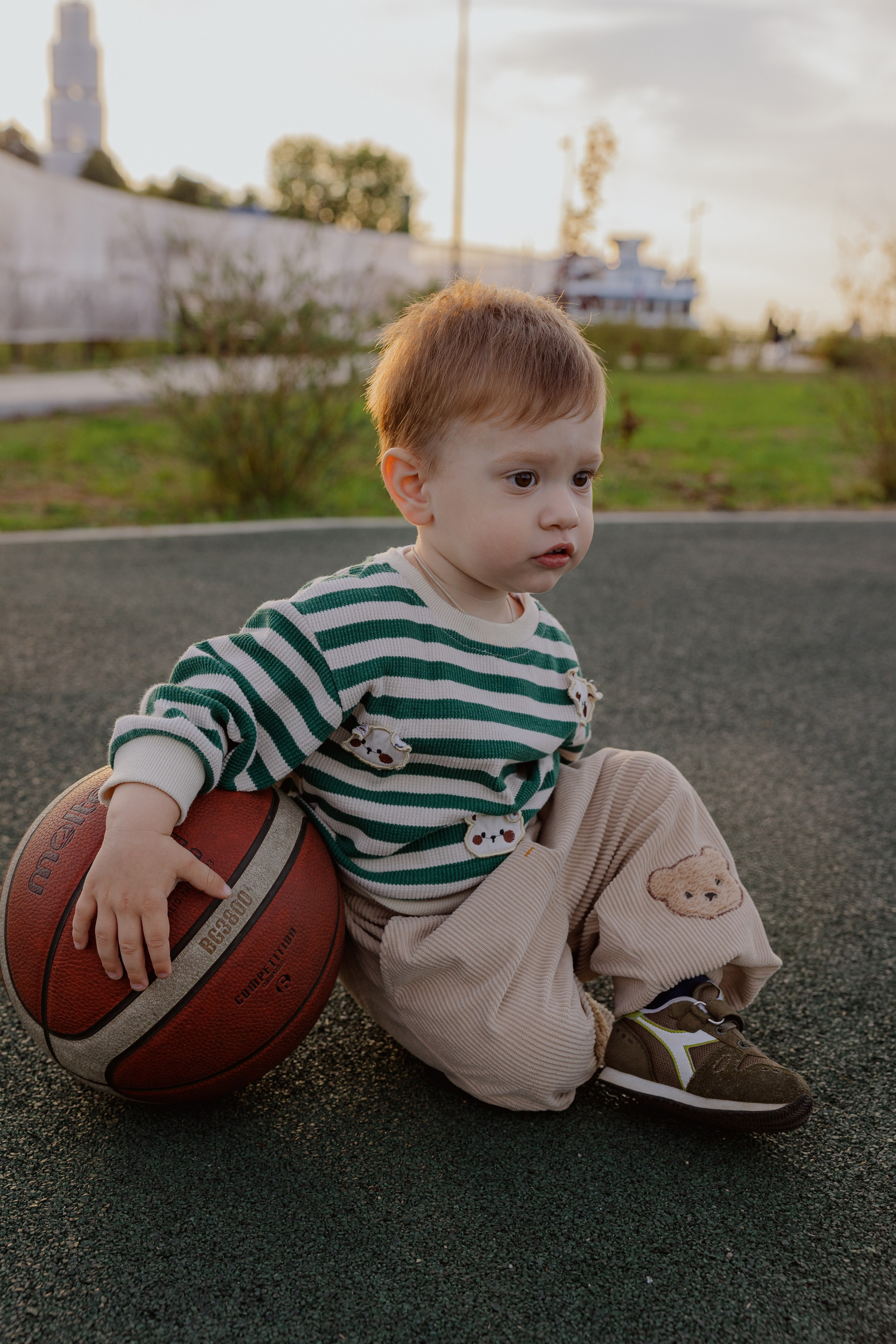 На набережной