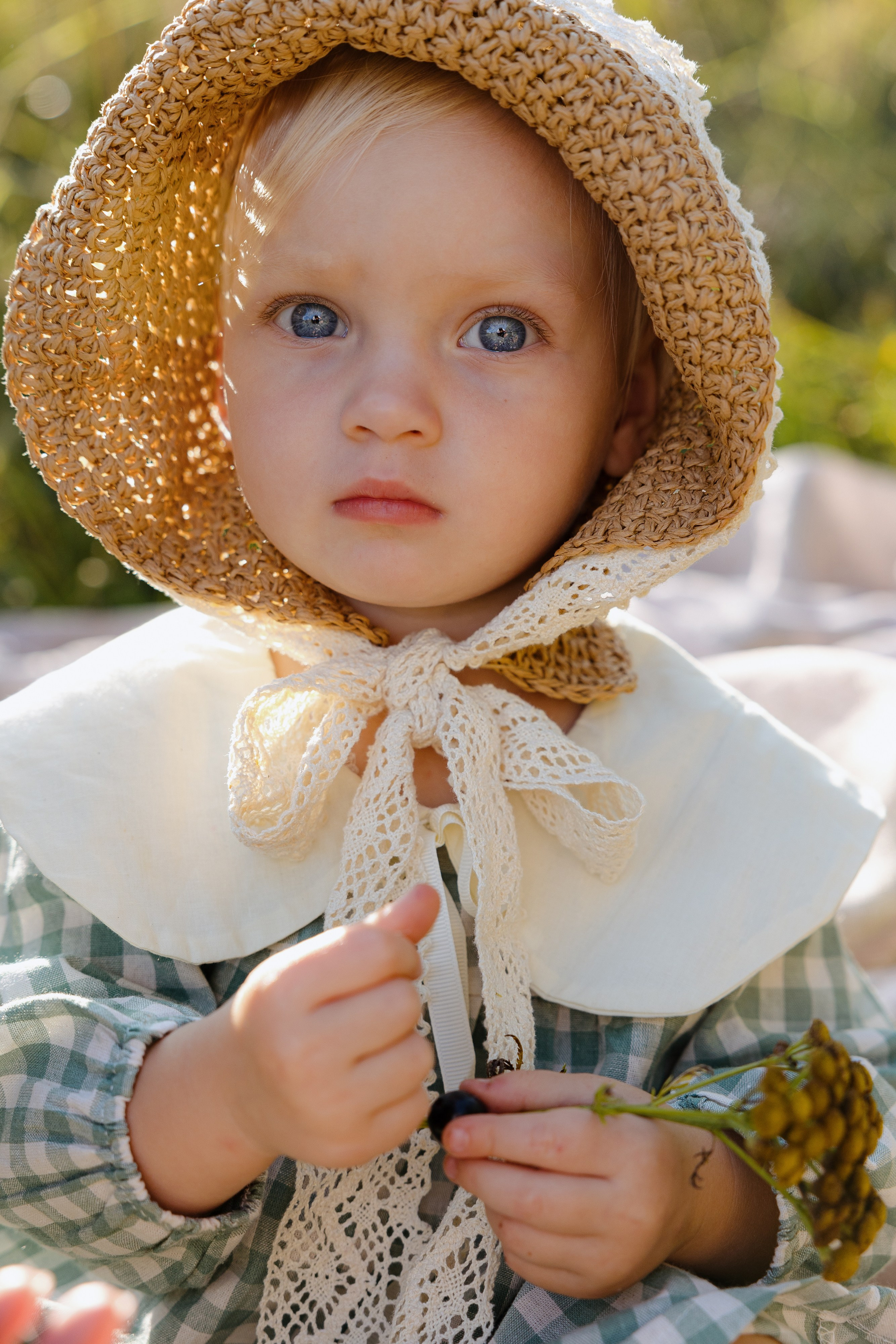 Мама и дочка в парке