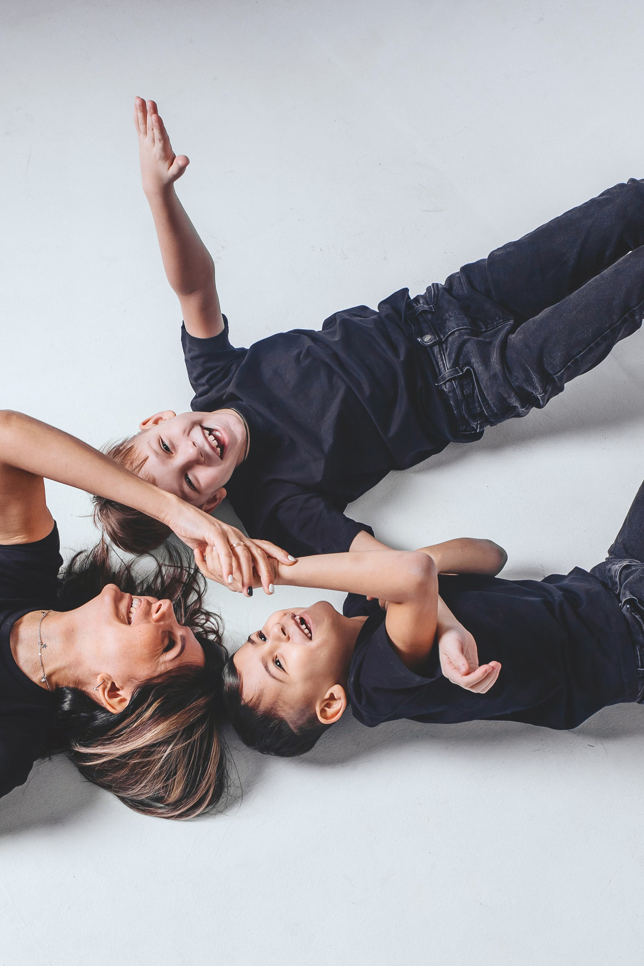 Лейла и сыновья 2023