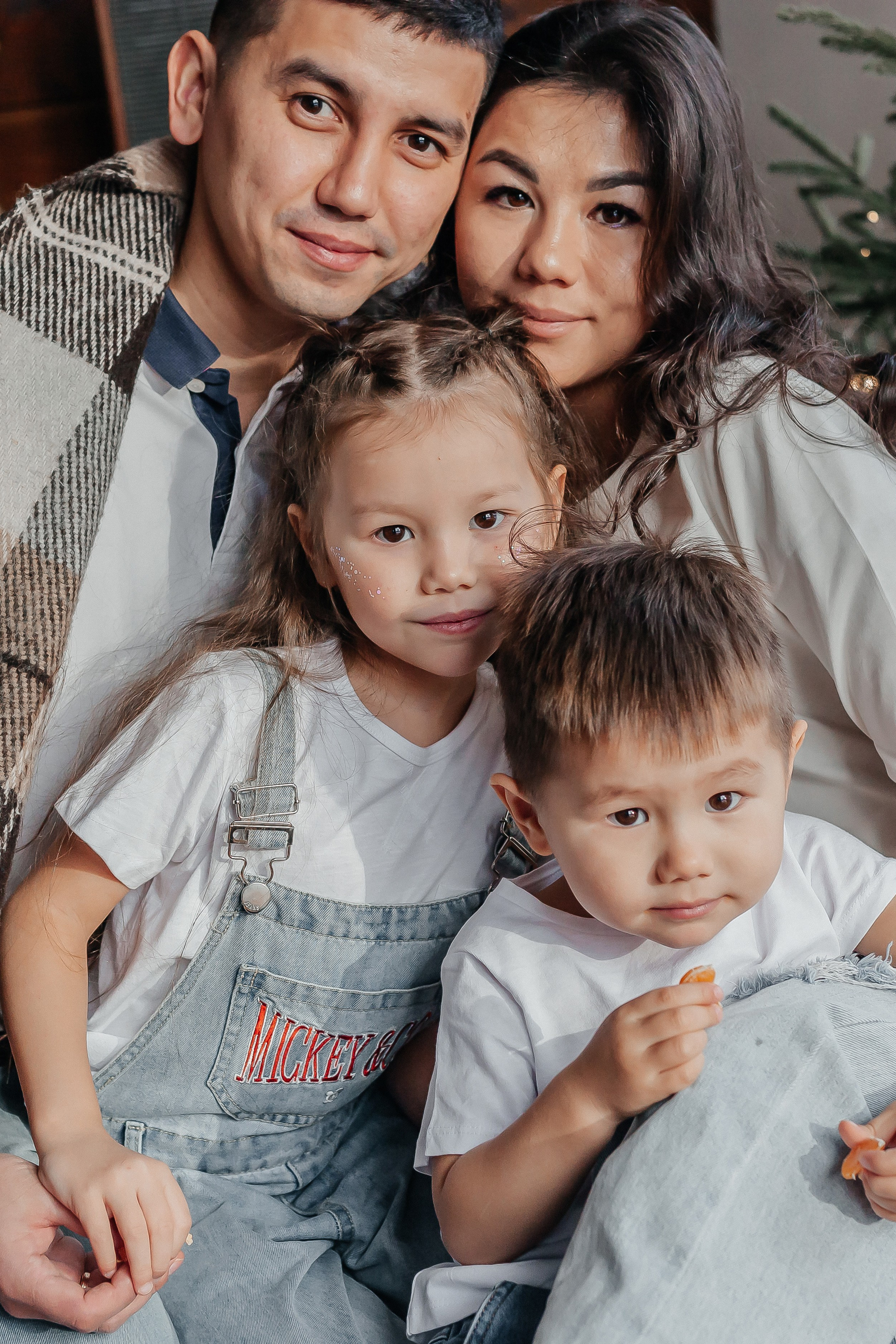 Новогодняя семейная Дарины и Руслана с детками