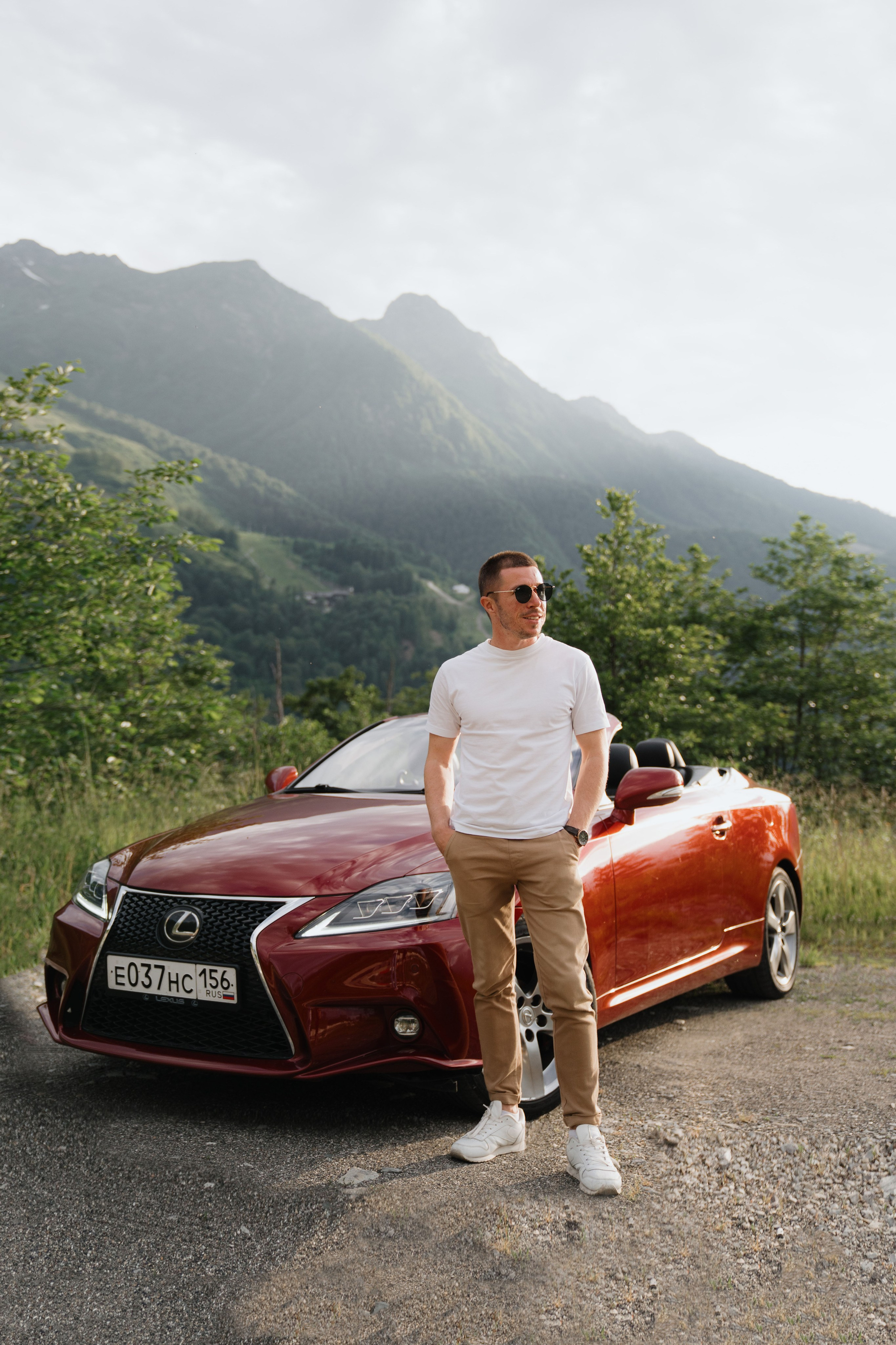 Камерная свадьба в Сочи 2026: локации, ЗАГСы и фототуры на кабриолете