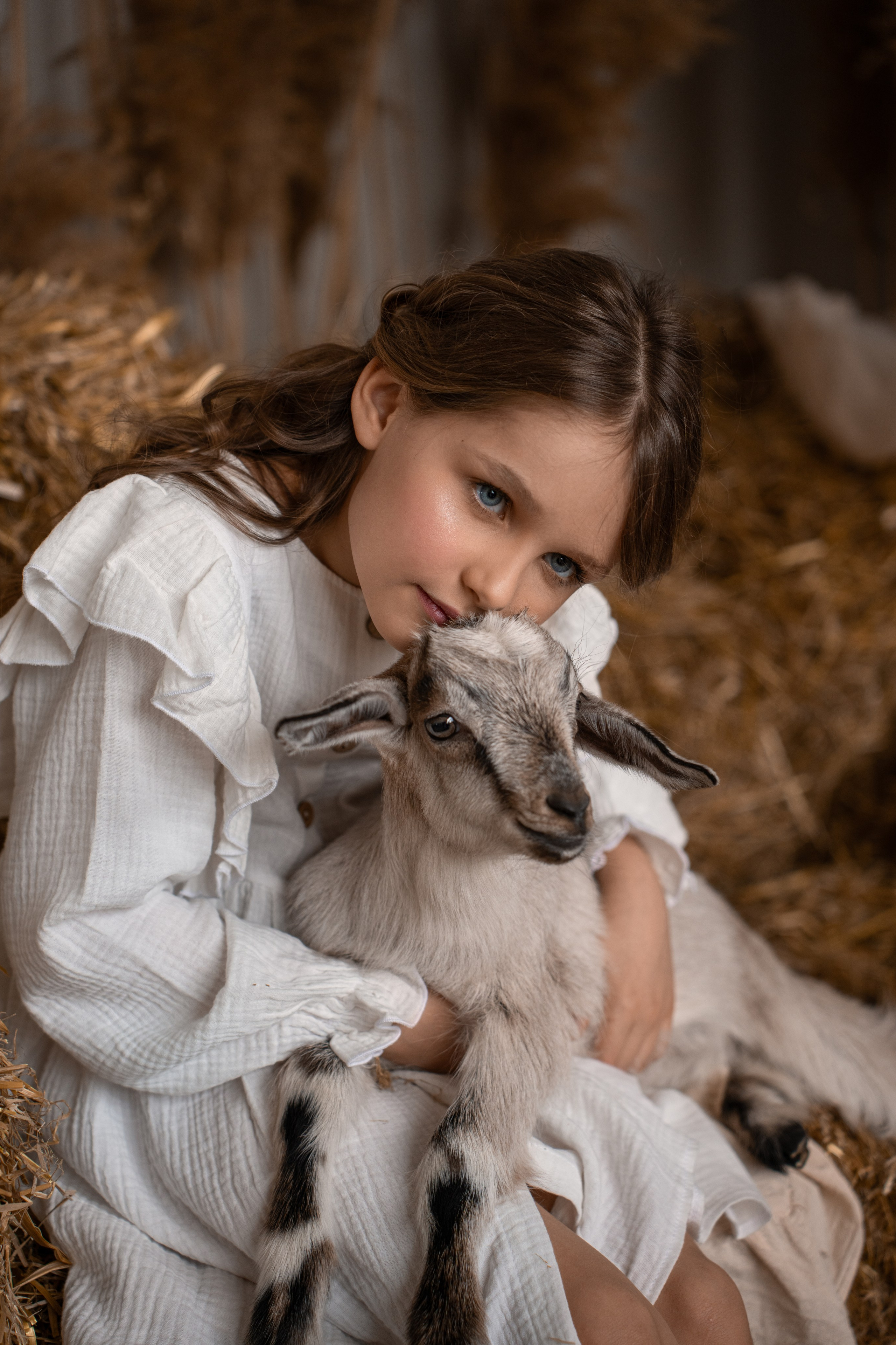 Девочка Сашенька и козочка + кролики + утята