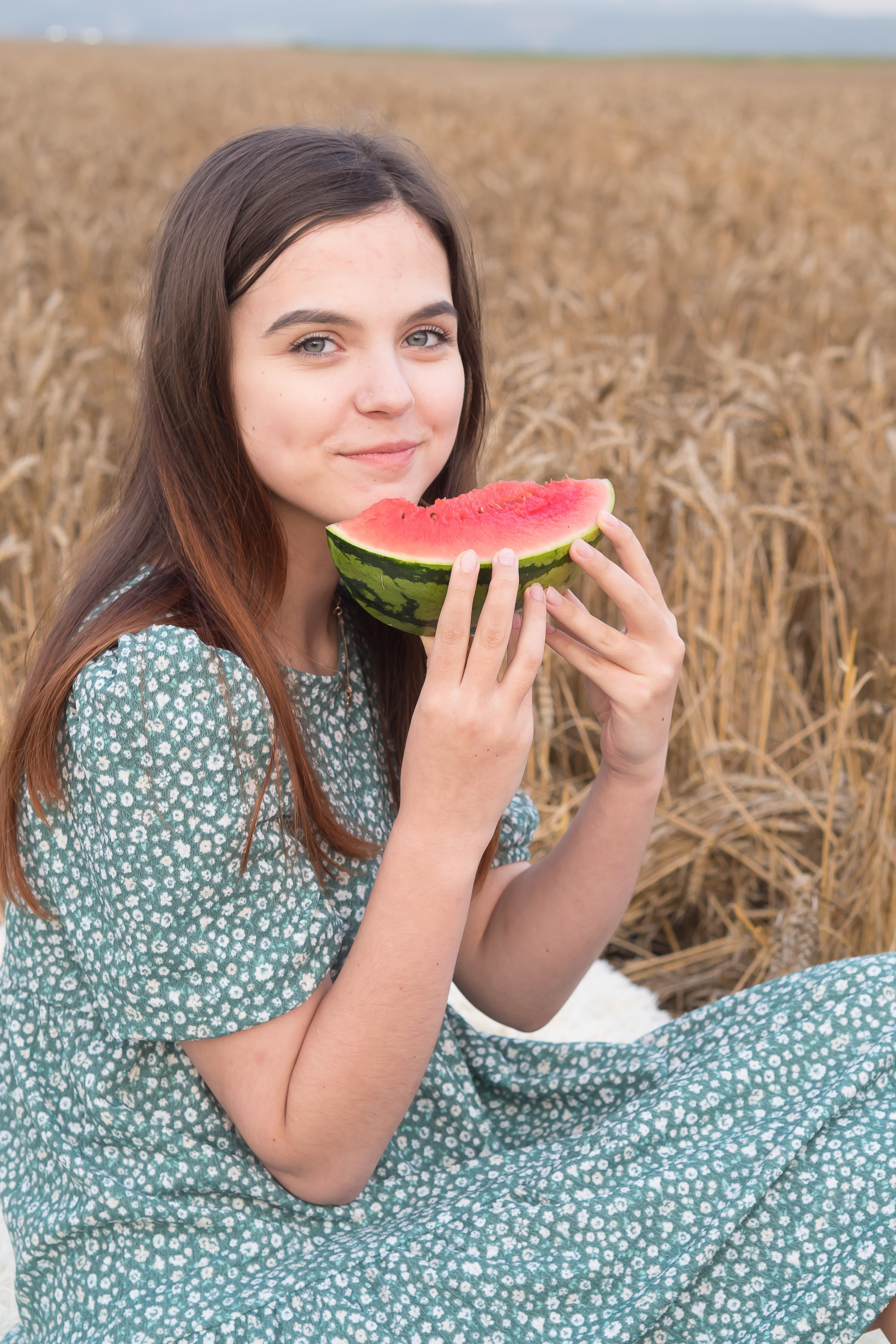 летняя съемка двух подруг