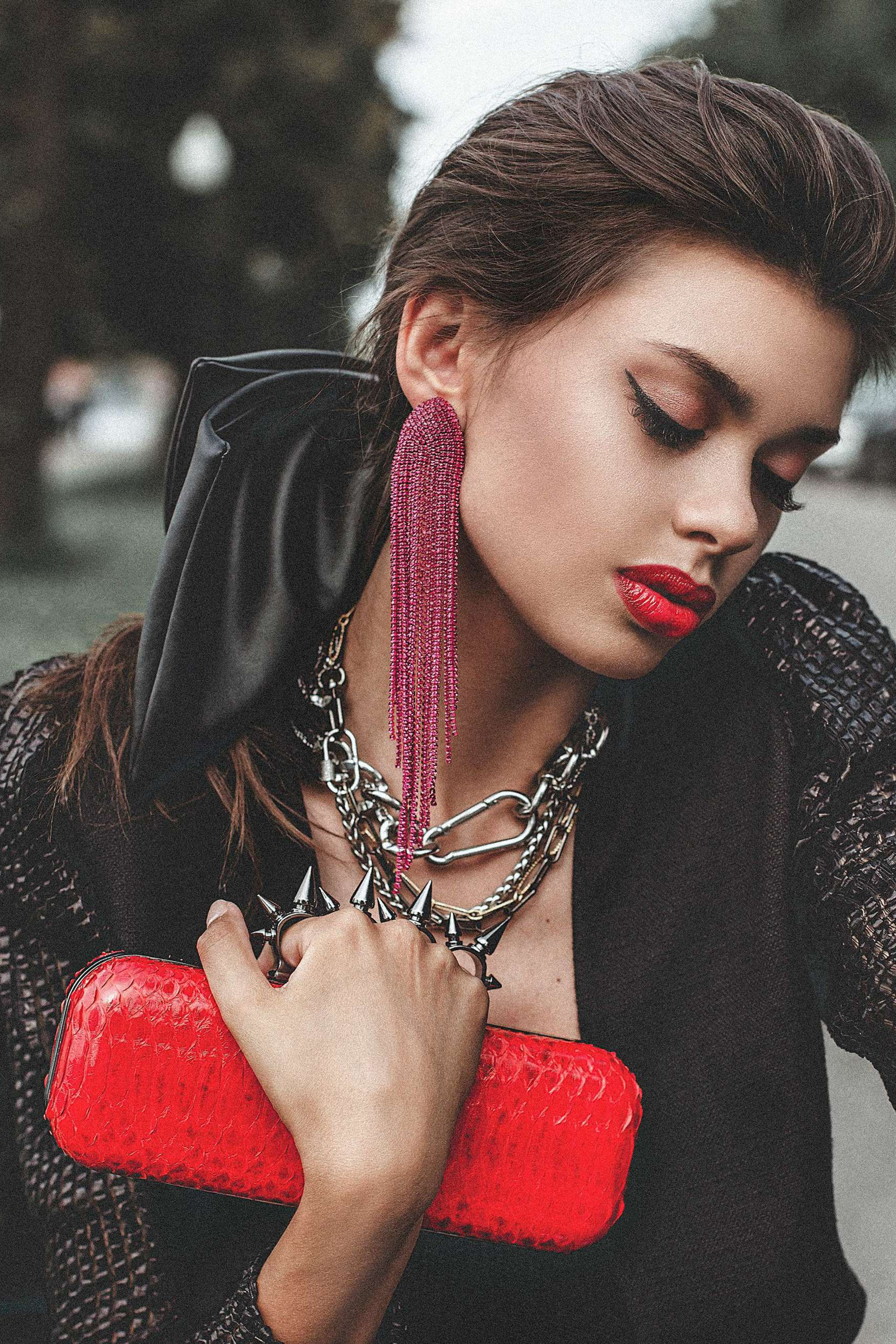 PASSION IN THE GREY CITY for RED HOT MONDE