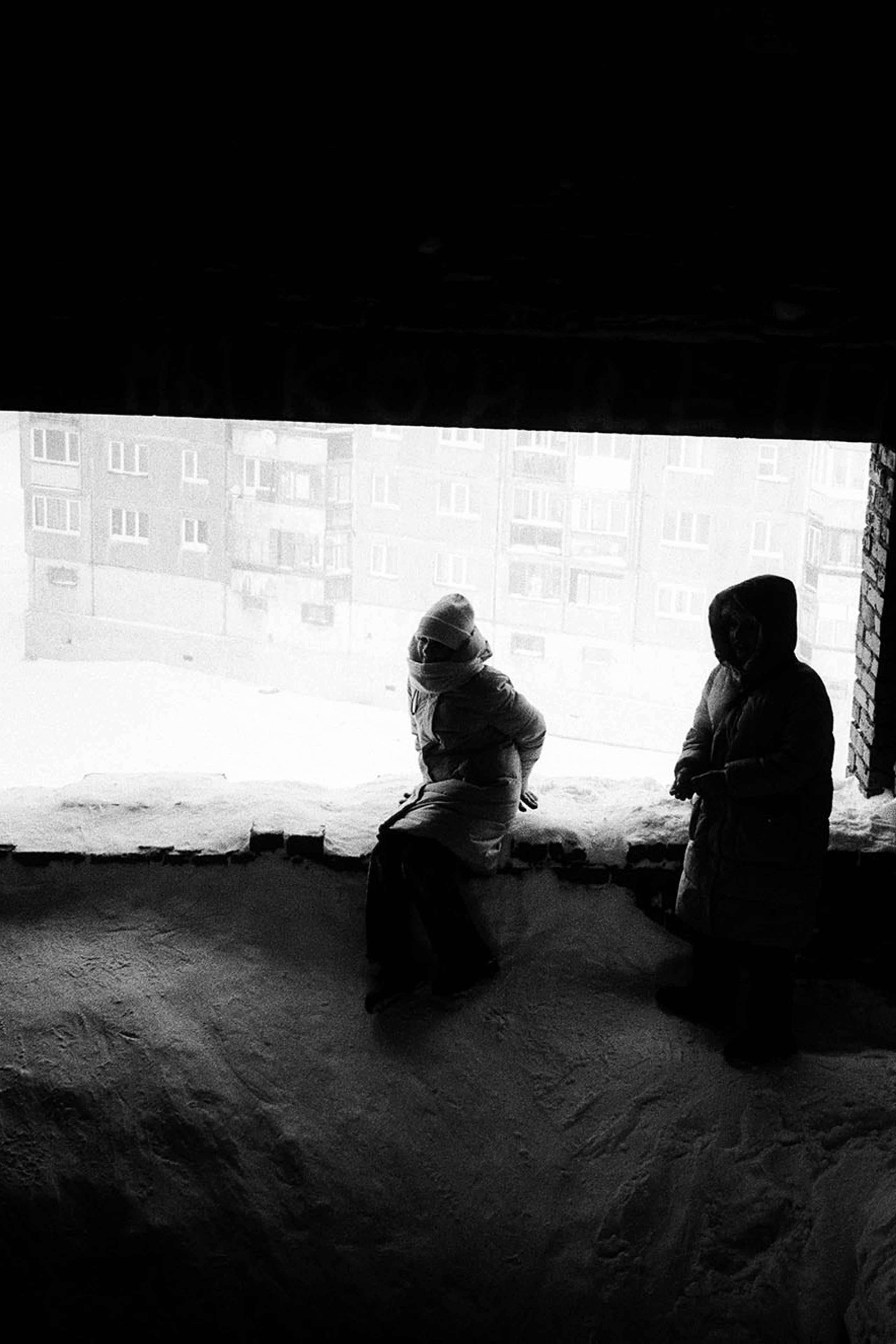 "Окно во двор"