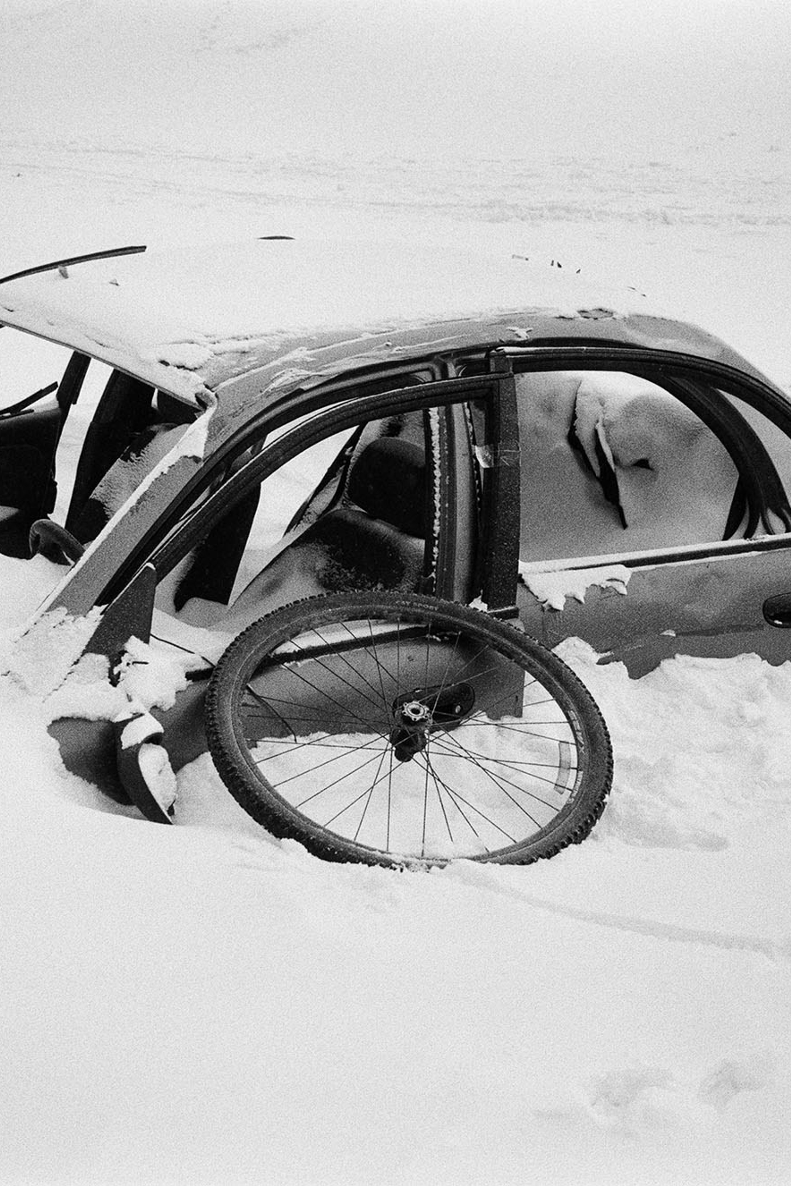 "Под покровом"