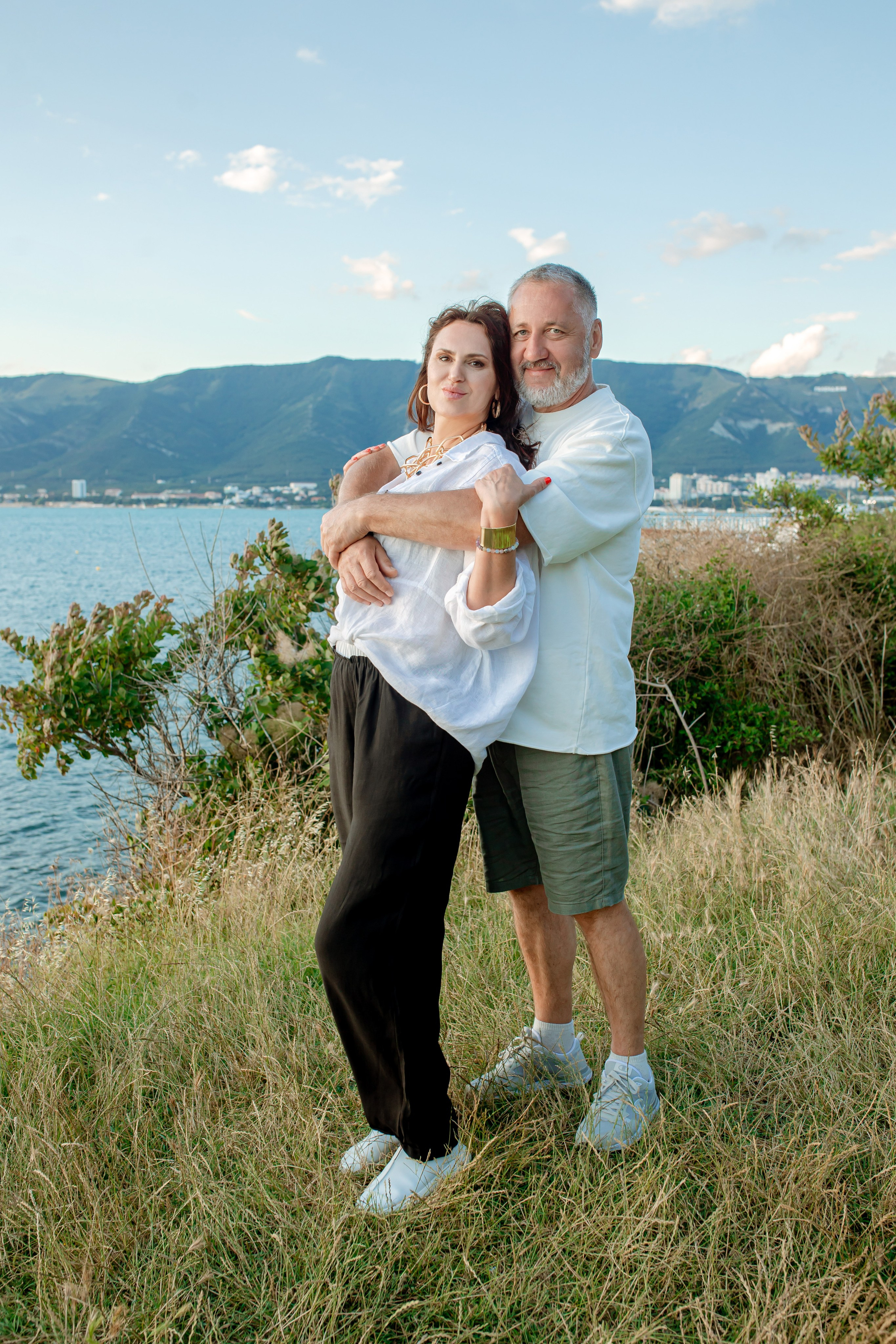 Елена и Алина с семьей. Wedding and family photographer in Gelendzhik Victoria Balashova