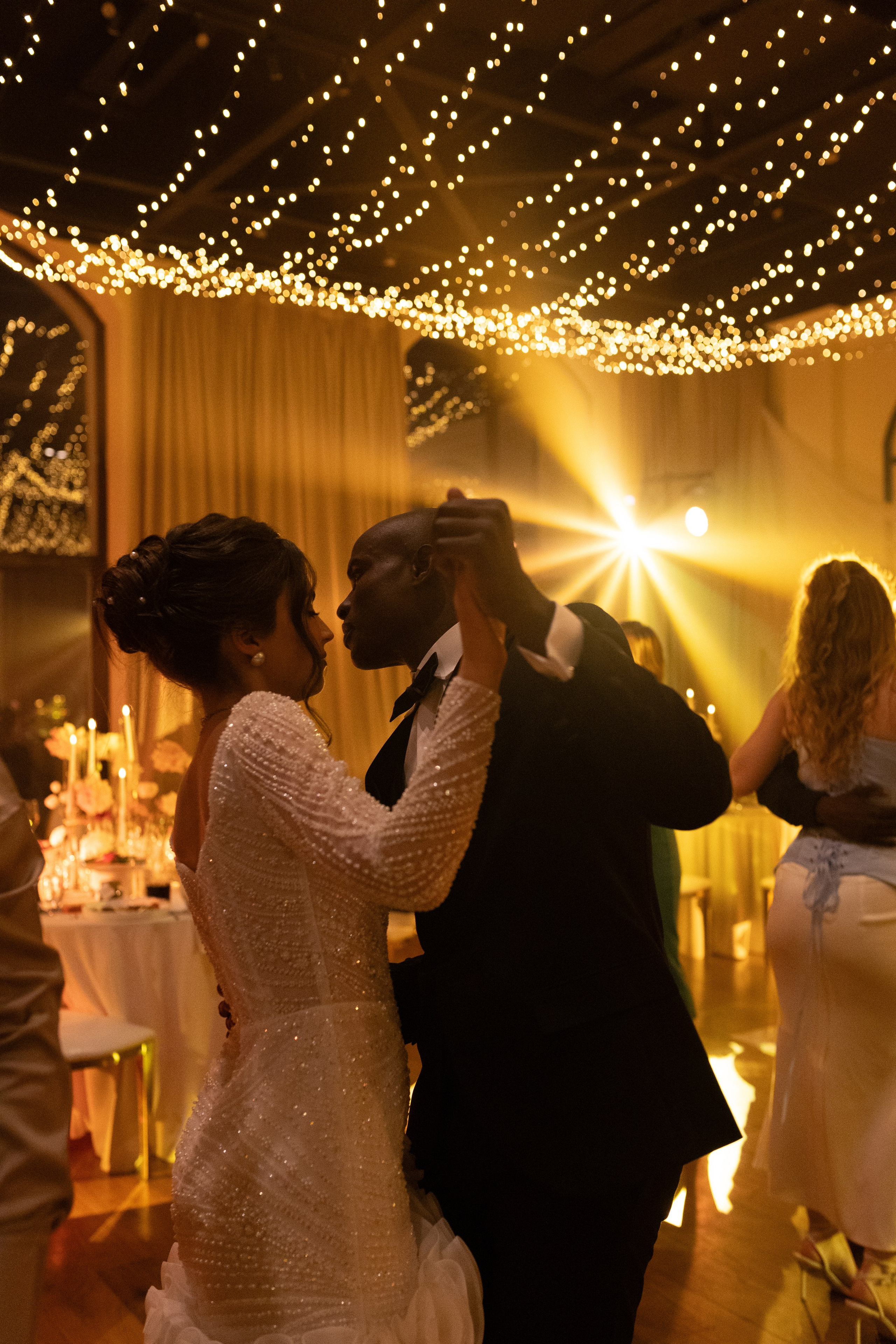 зажигательная свадьба июня