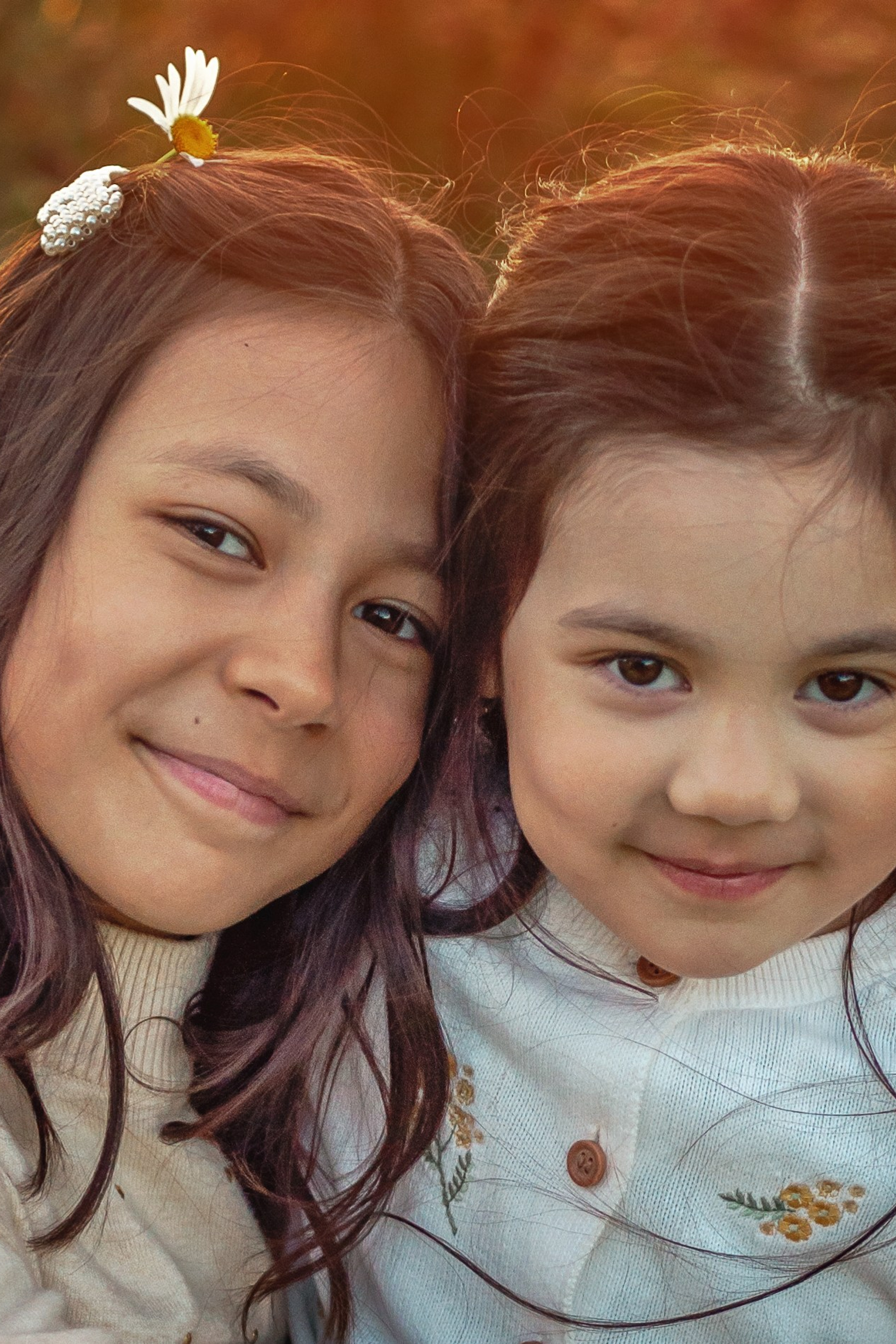 Два солнышка. София и Полина