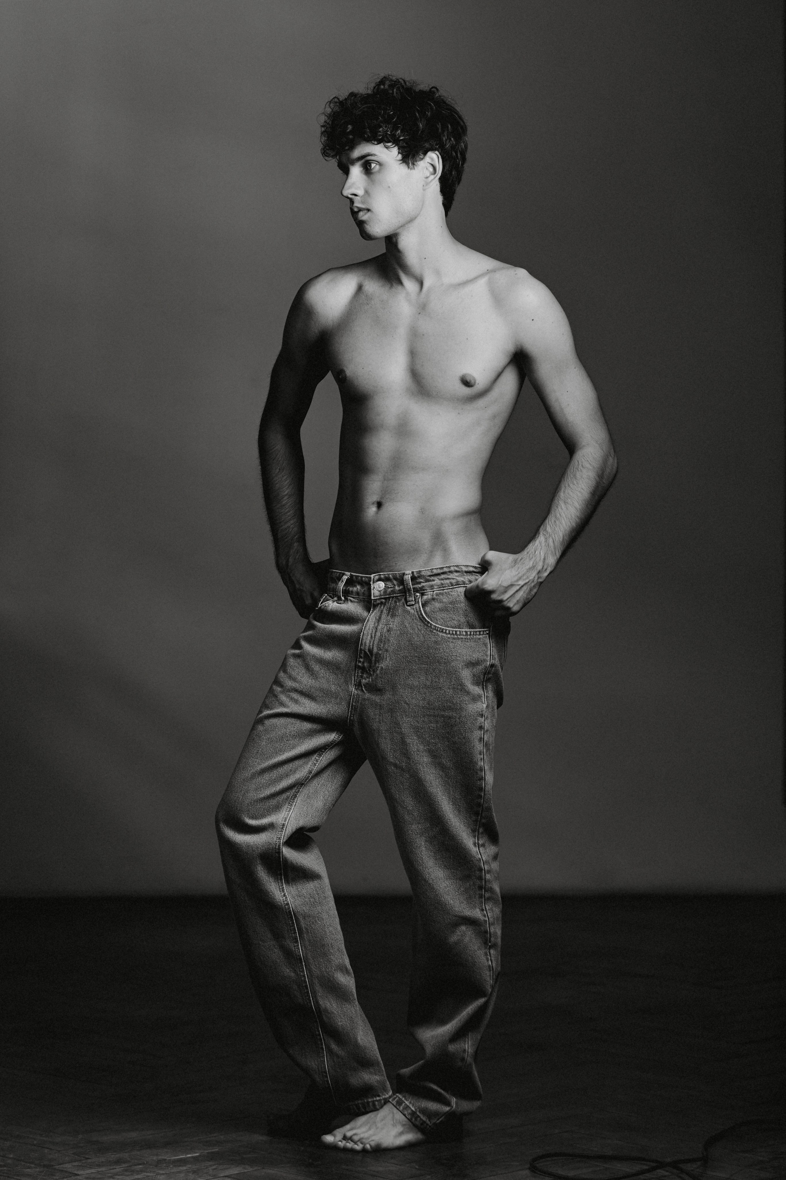 Владислав 50 — L / рост — 188. Предметная фотостудия AURA