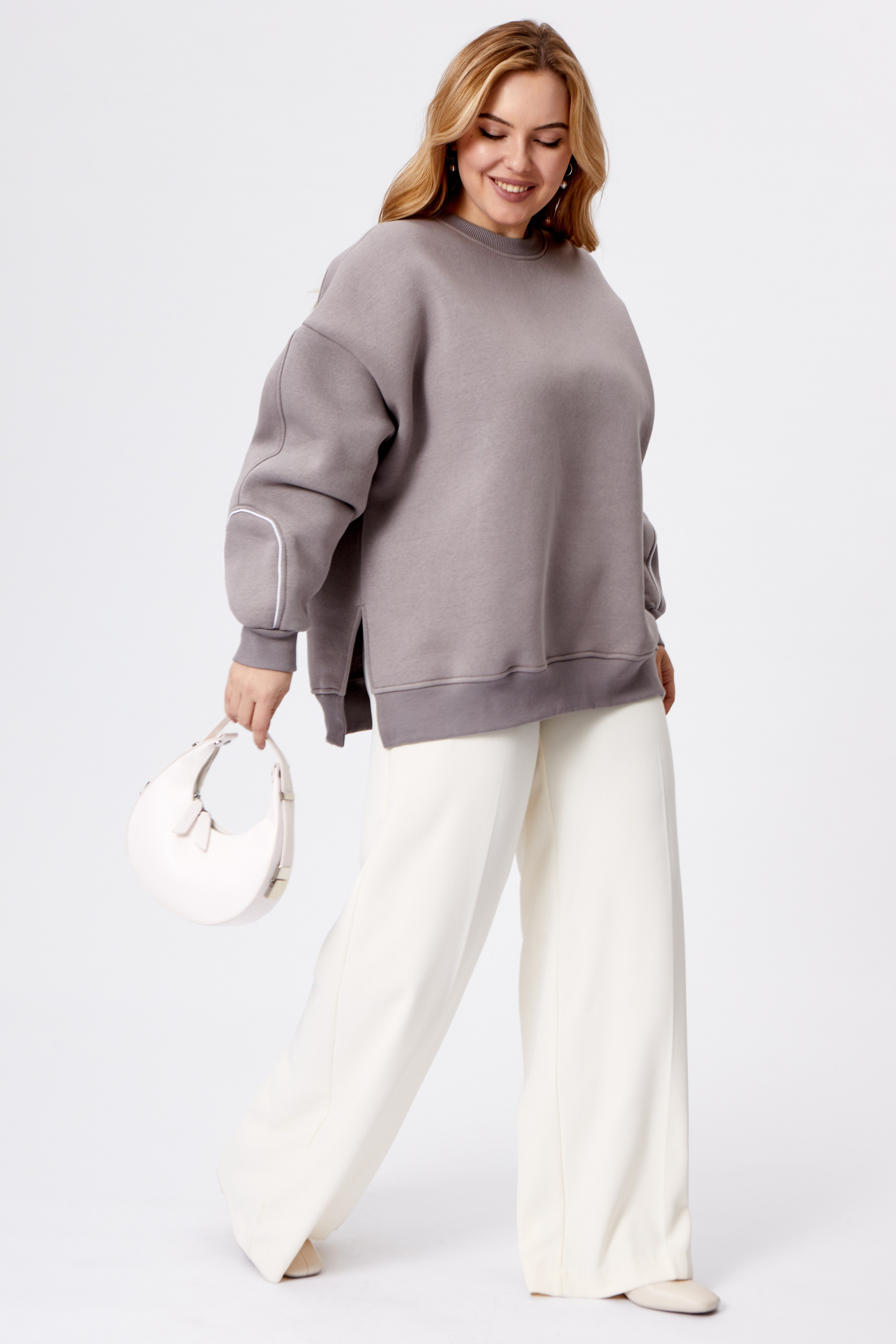 Каталог моделей девушек, женщин. PLUS-SIZE. Предметная фотостудия AURA