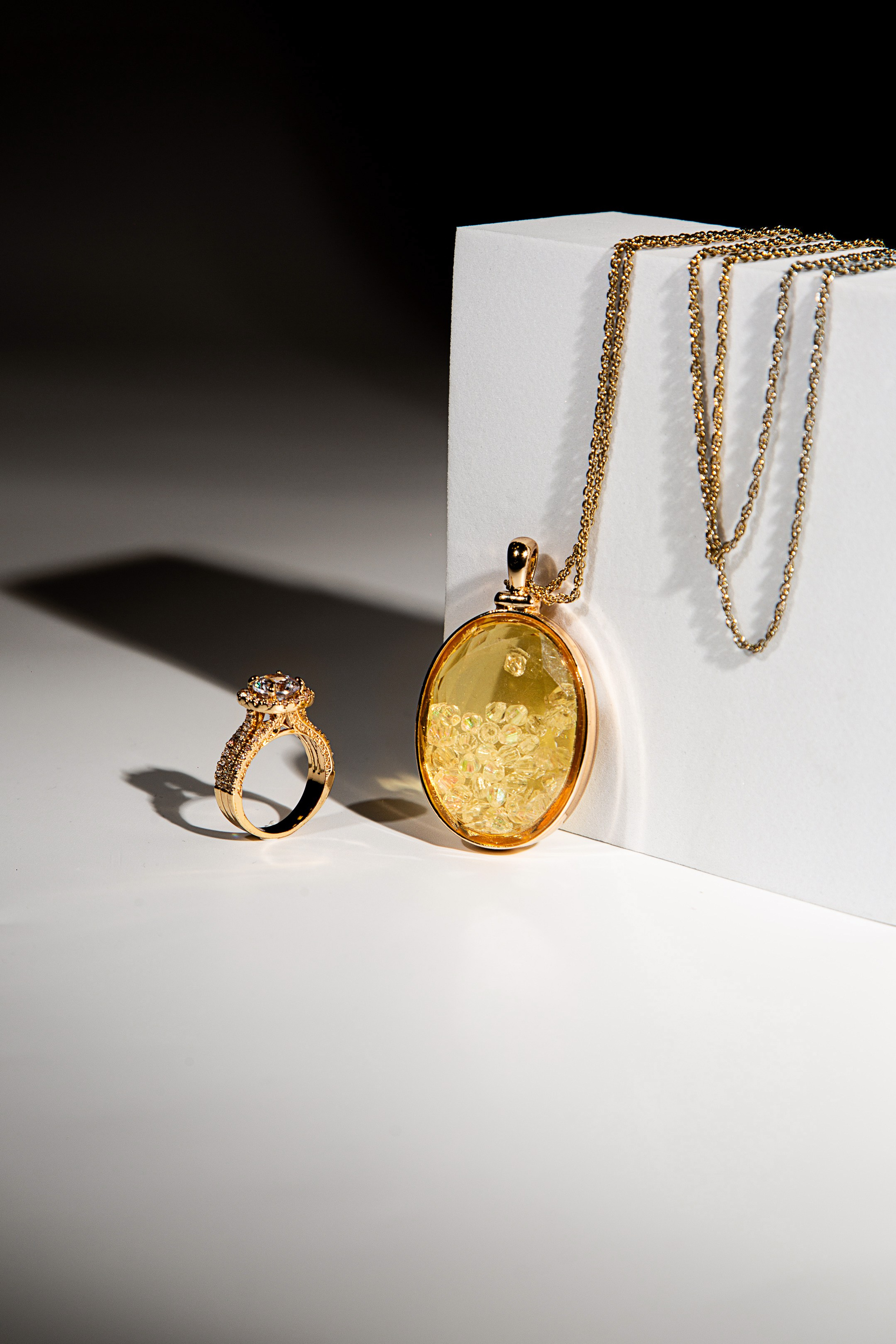 Фото украшений для каталога и e-commerce для маркетплейсов | Москва Фотостудия AURA | АУРА. Предметная фотостудия AURA