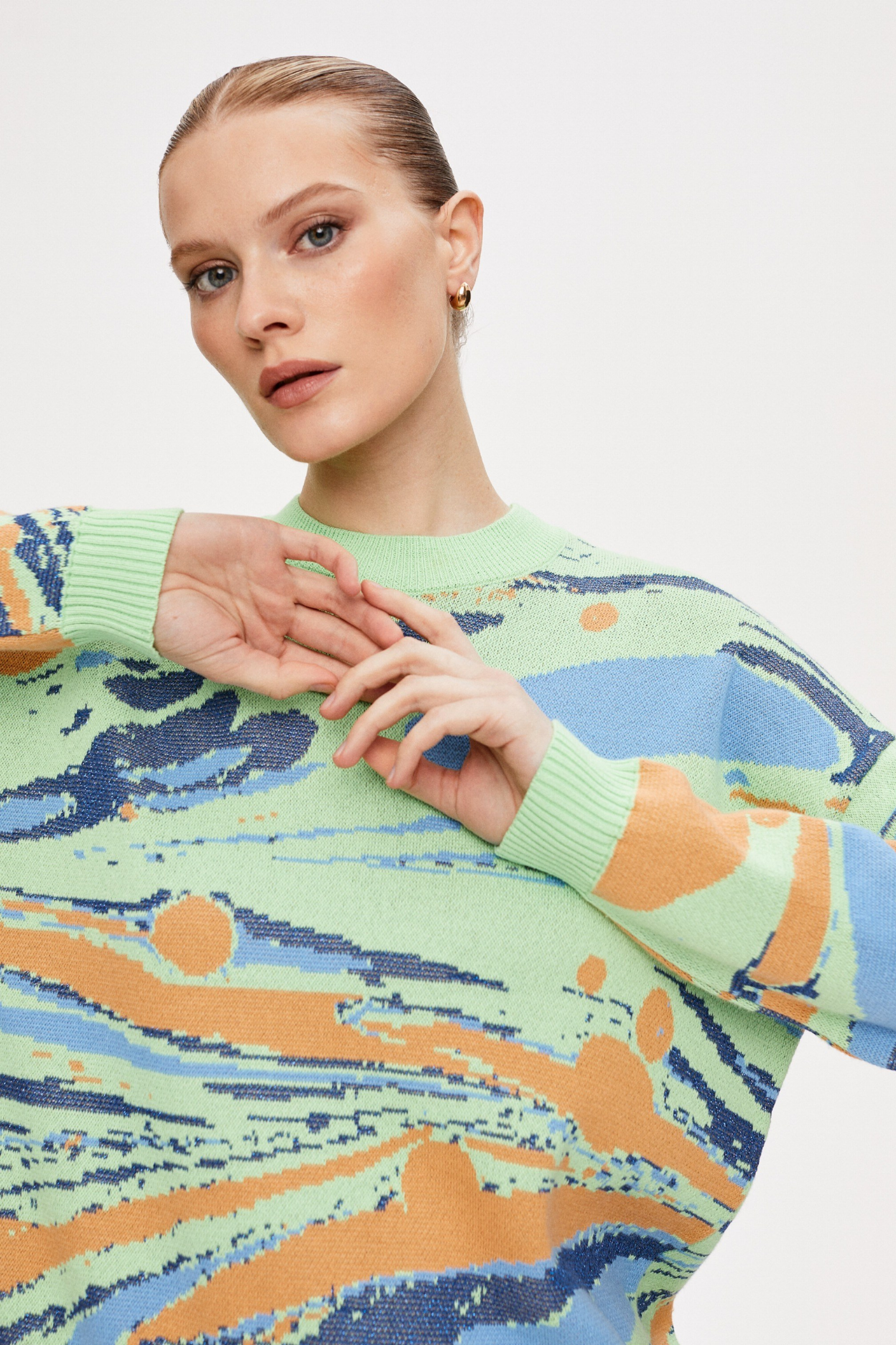 Каталог моделей девушек, женщин для маркетплейсов. Предметная фотостудия AURA