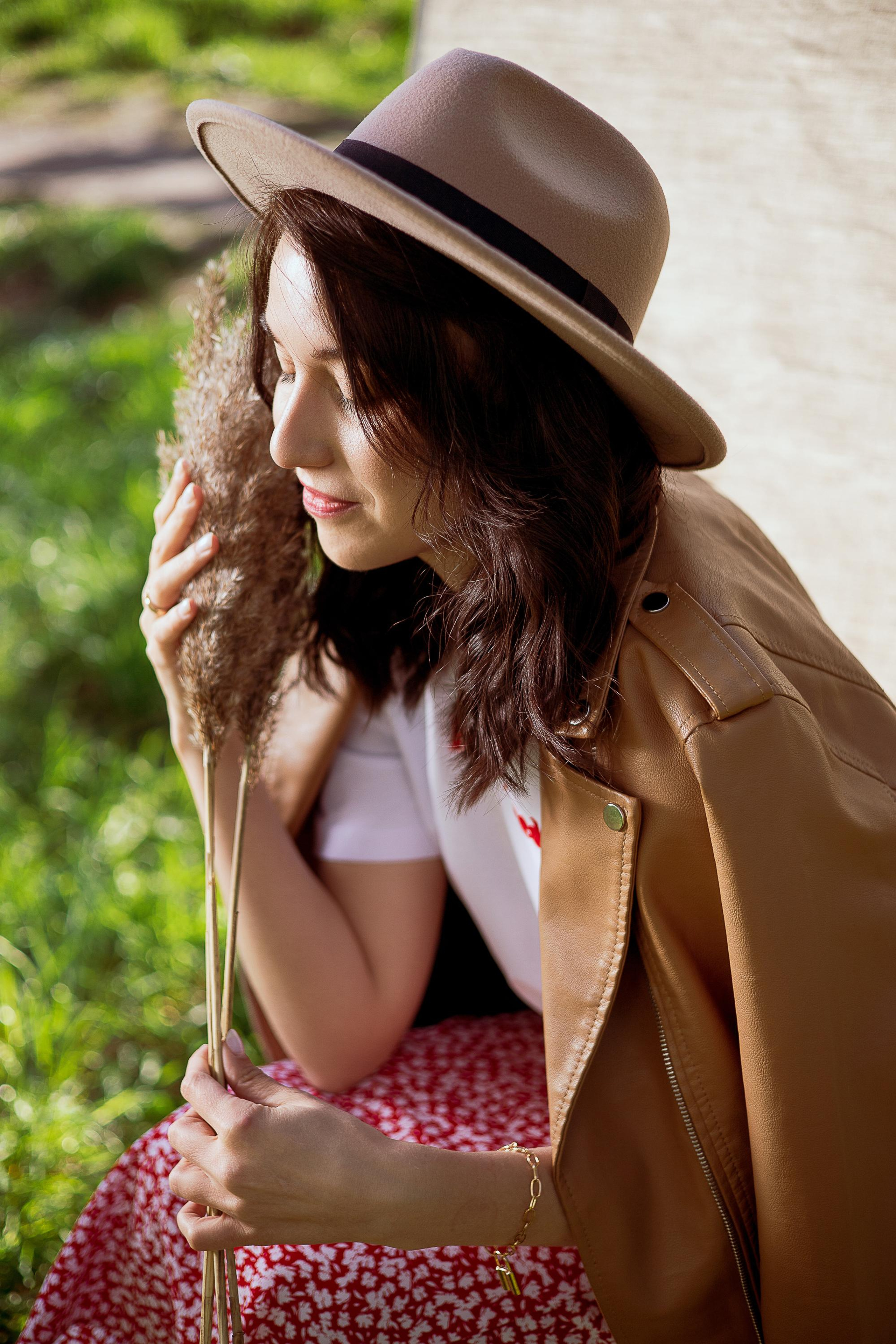 Проект в цветущих садах. 22.05.22. Алиса Сафина — Фотограф Тверь. Организация фотосессий под ключ