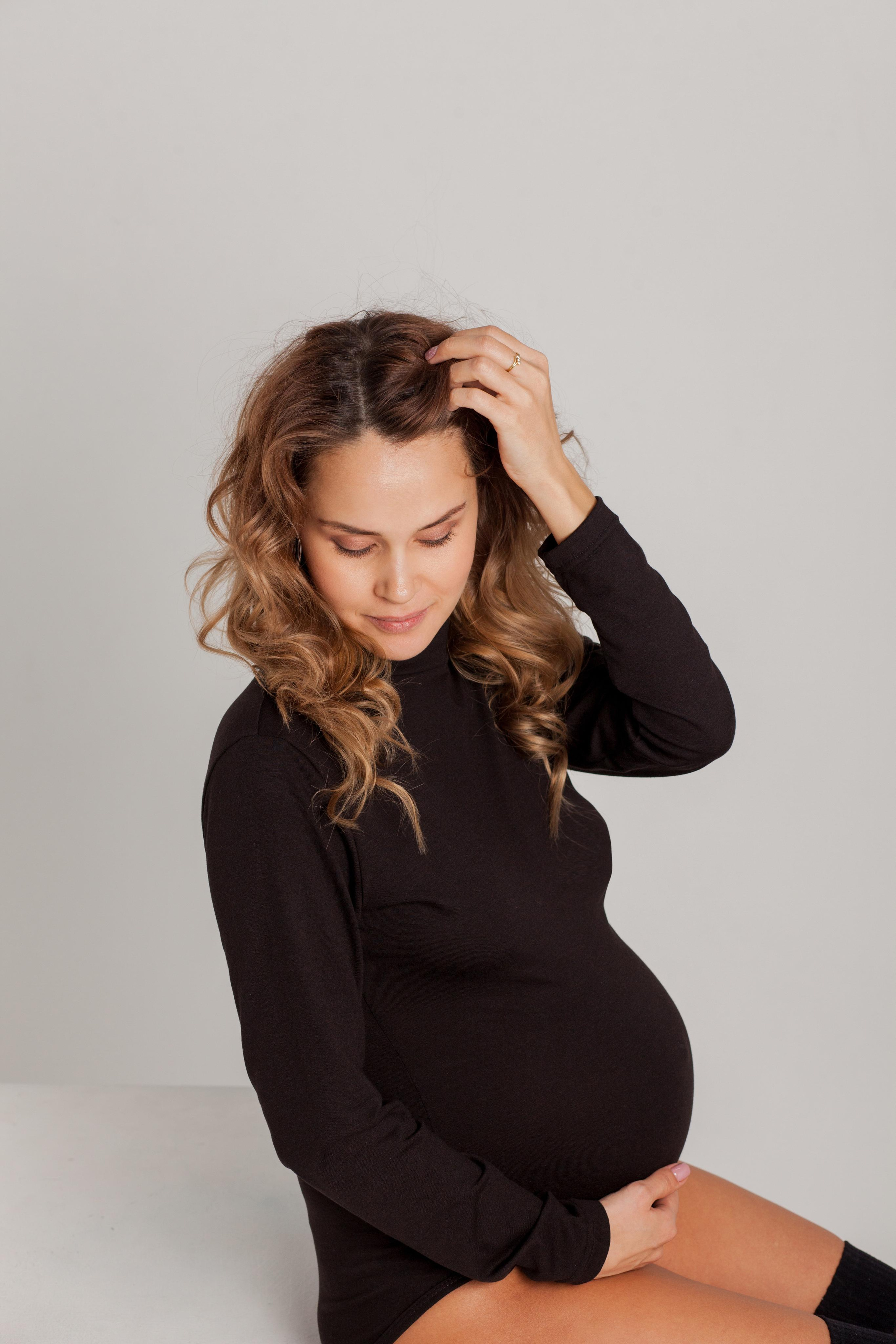 Фотосессия беременности в фотостудии Famouse