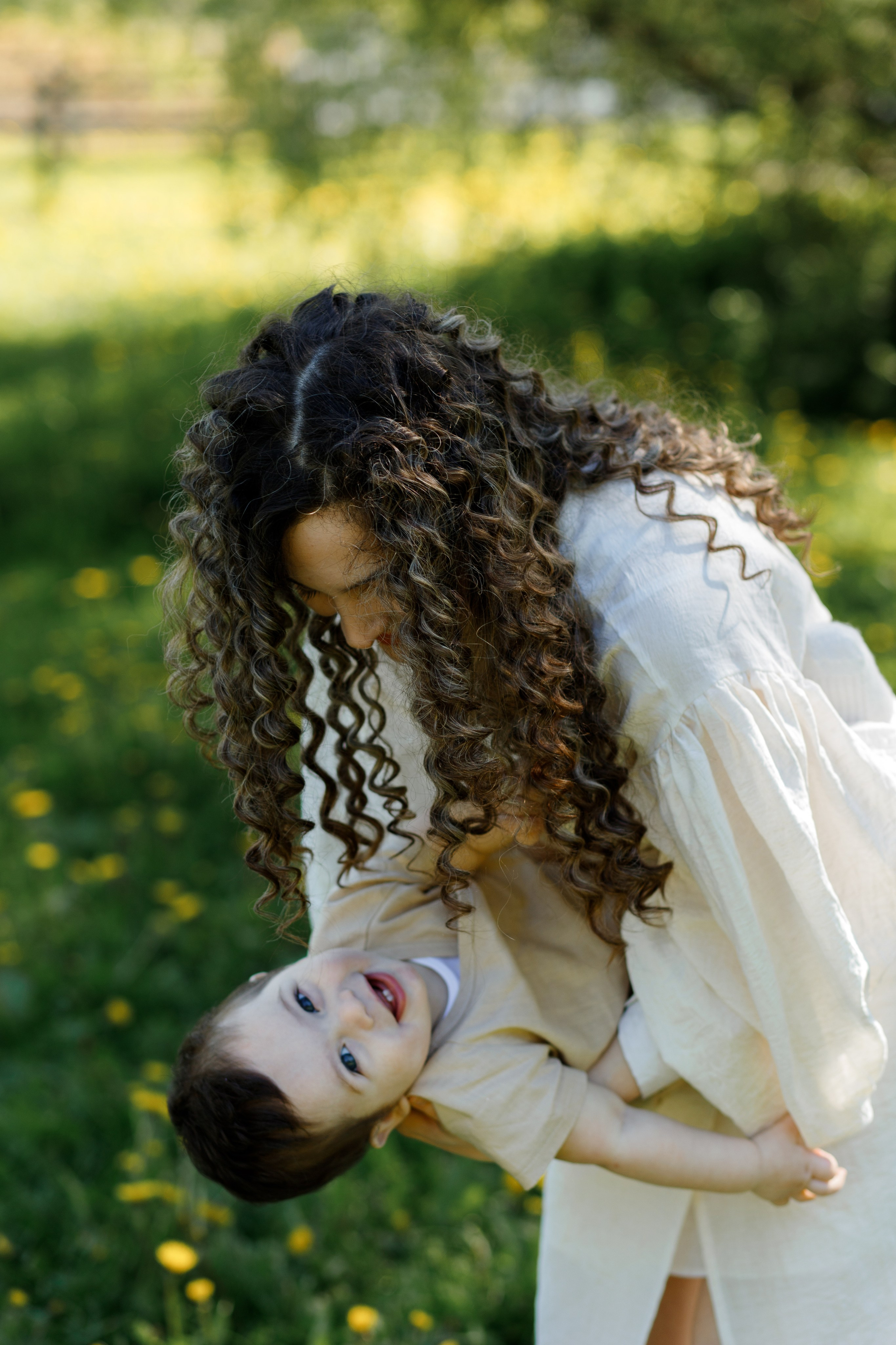 Семейная фотосессия на природе ко дню рождения