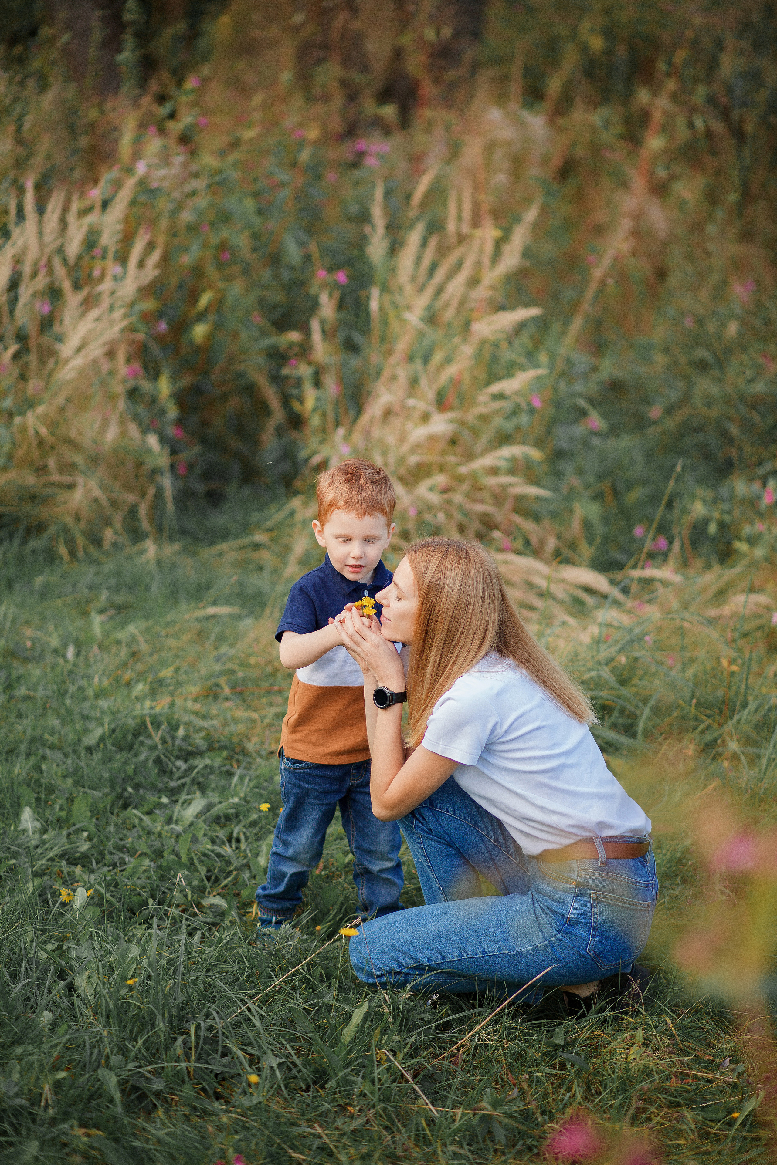 Фотосессия для мамы и сыночка около пруда