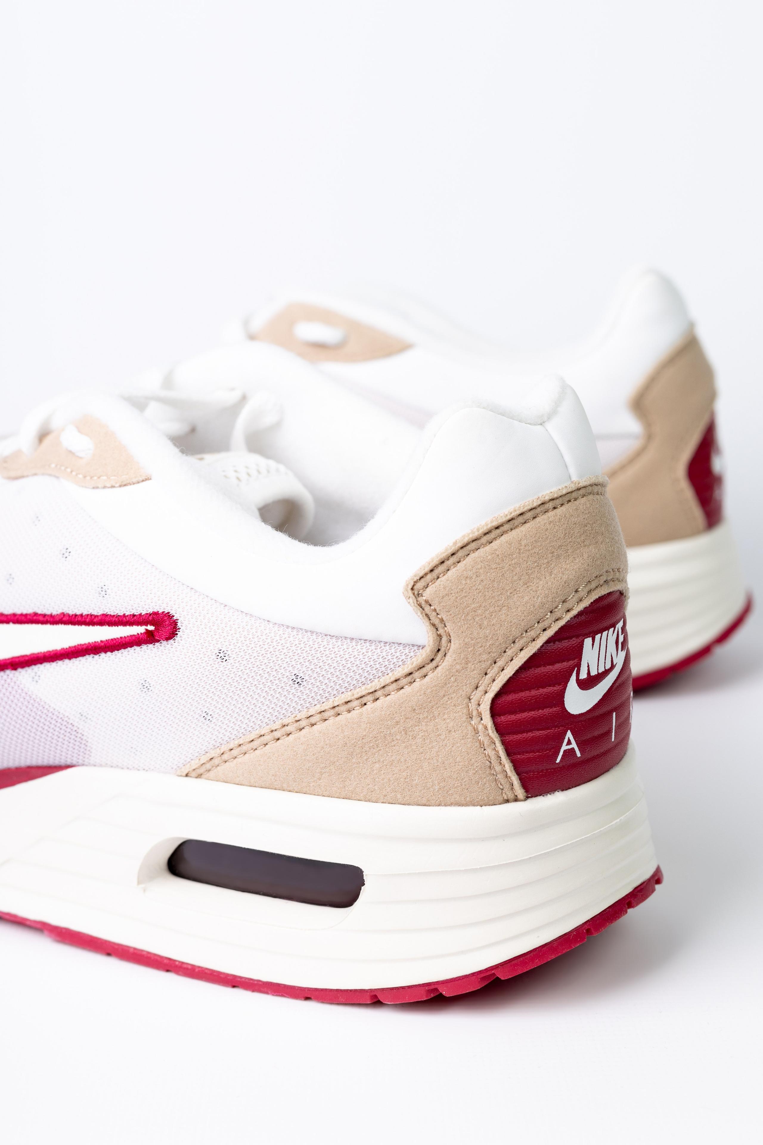 Одежда, обувь, аксессуары