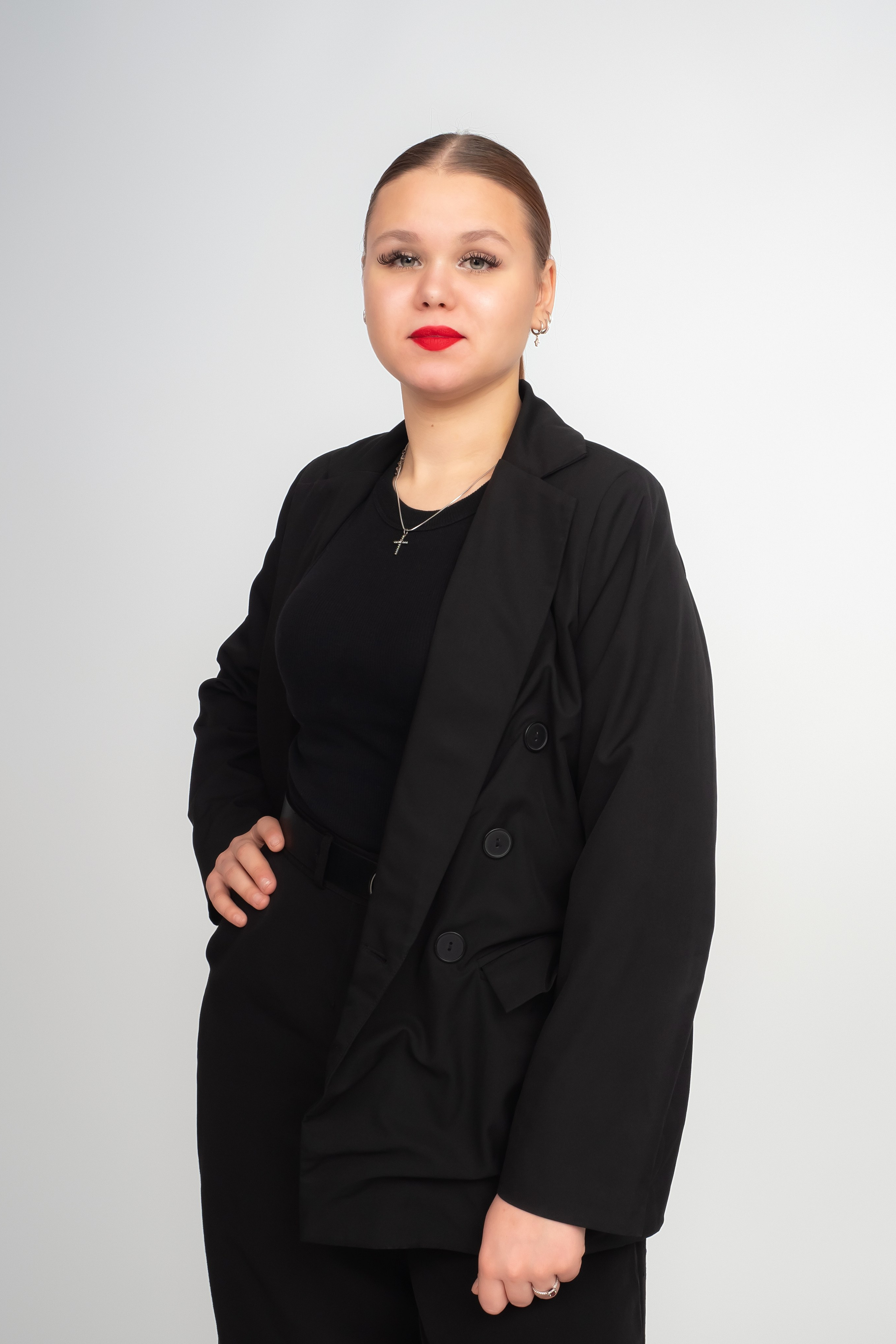 Женский портрет. Главная