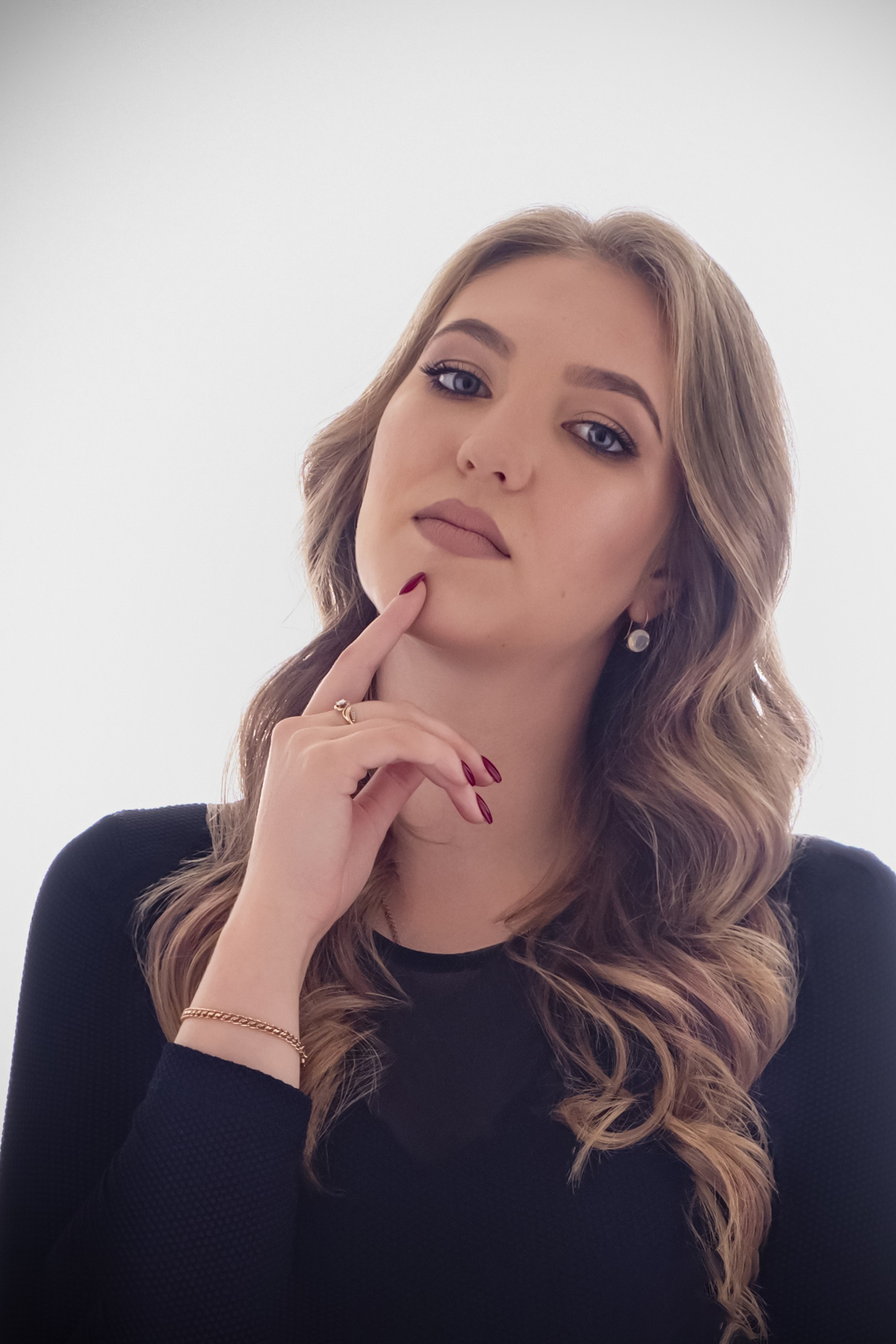 Женский портрет. Главная